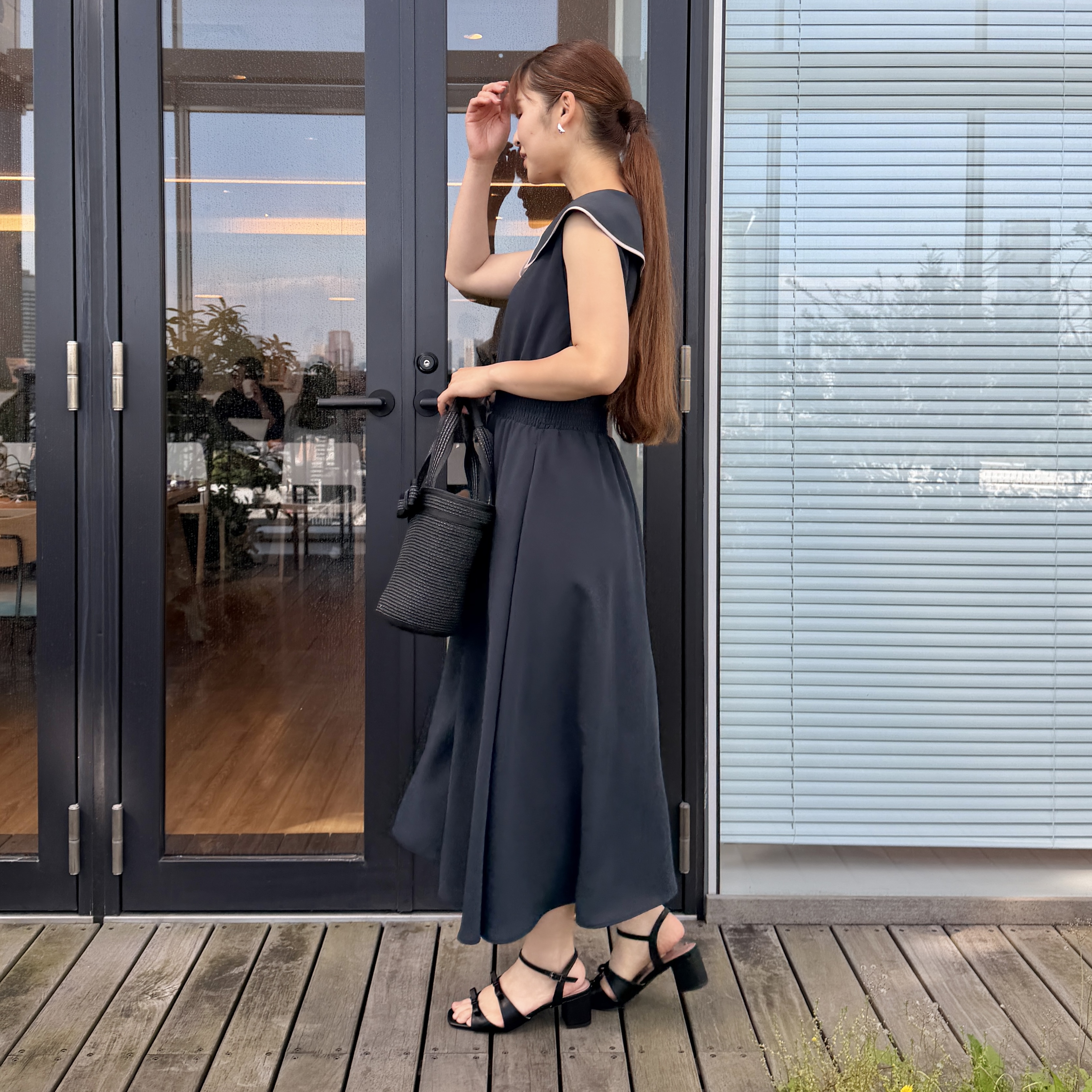 makiさんの「Couture brooch｜【洗える】リネンライク マリンワンピース」を使ったコーディネート