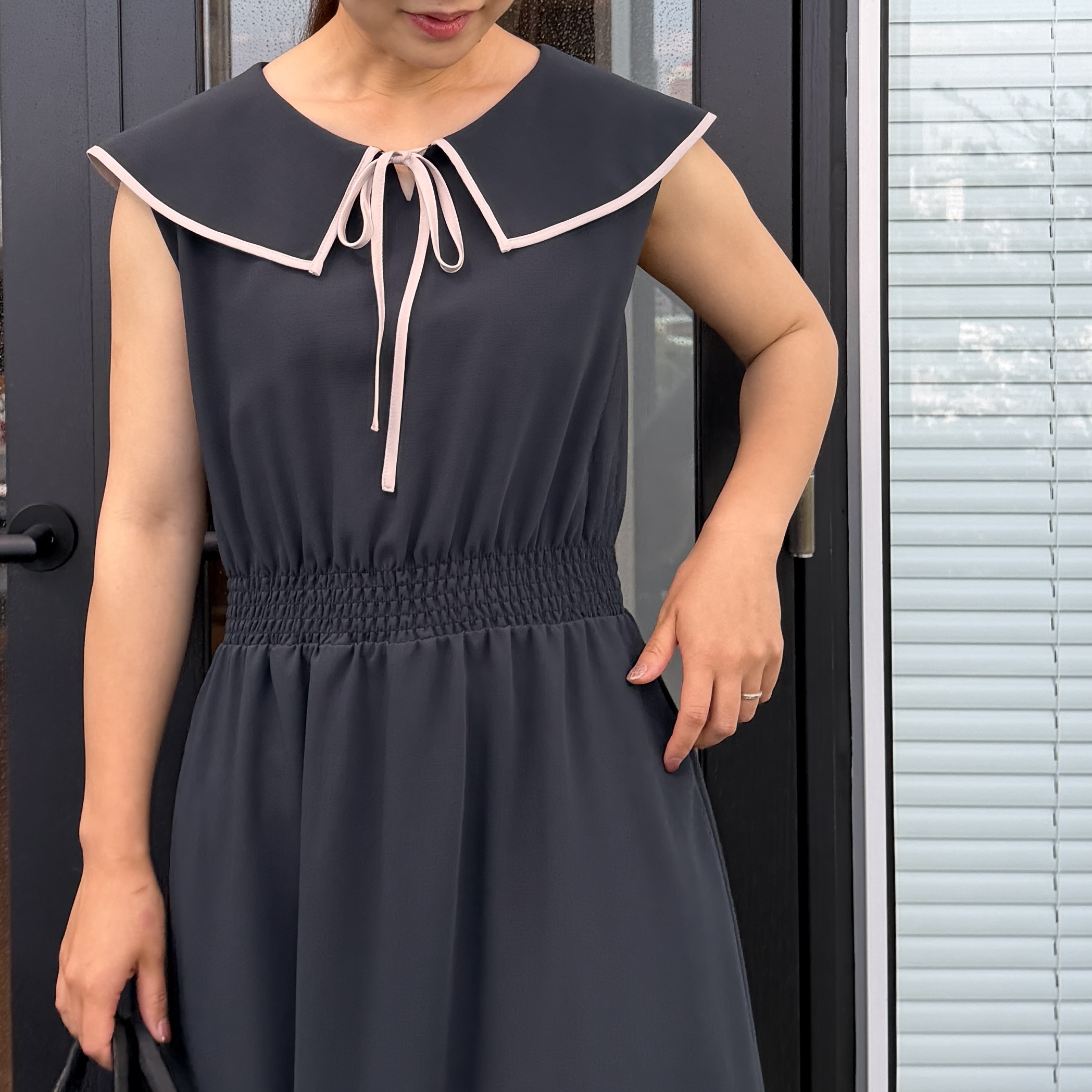 makiさんの「Couture brooch｜【洗える】リネンライク マリンワンピース」を使ったコーディネート