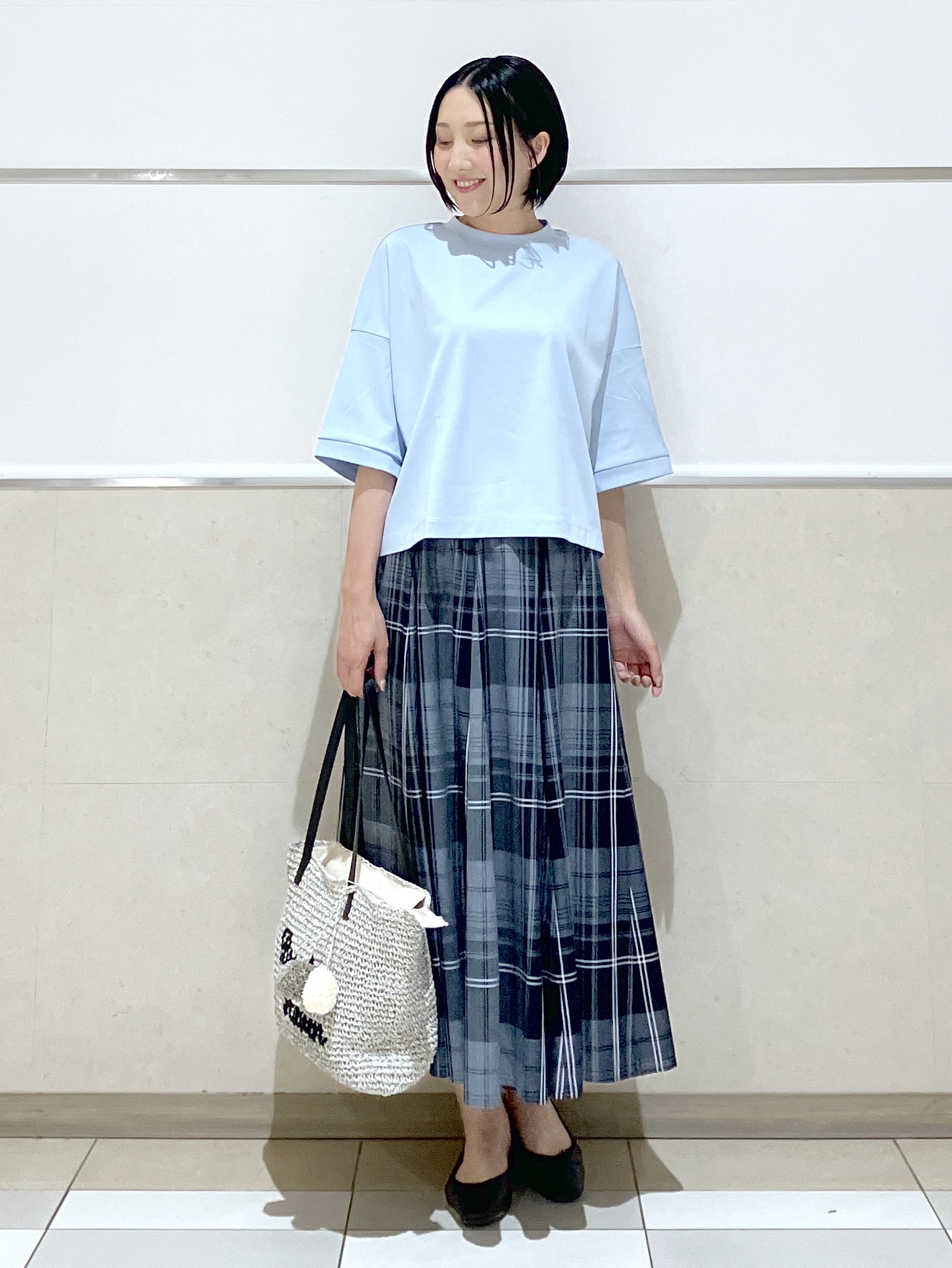 eriko さんの「Dessin｜【新色追加/体型カバー】美光沢カットソーボクシーシルエット」を使ったコーディネート