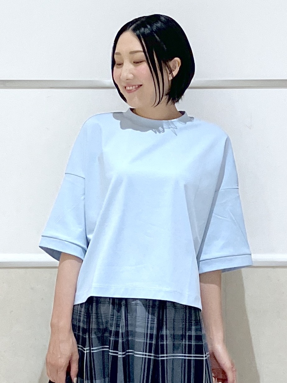 eriko さんの「Dessin｜【新色追加/体型カバー】美光沢カットソーボクシーシルエット」を使ったコーディネート