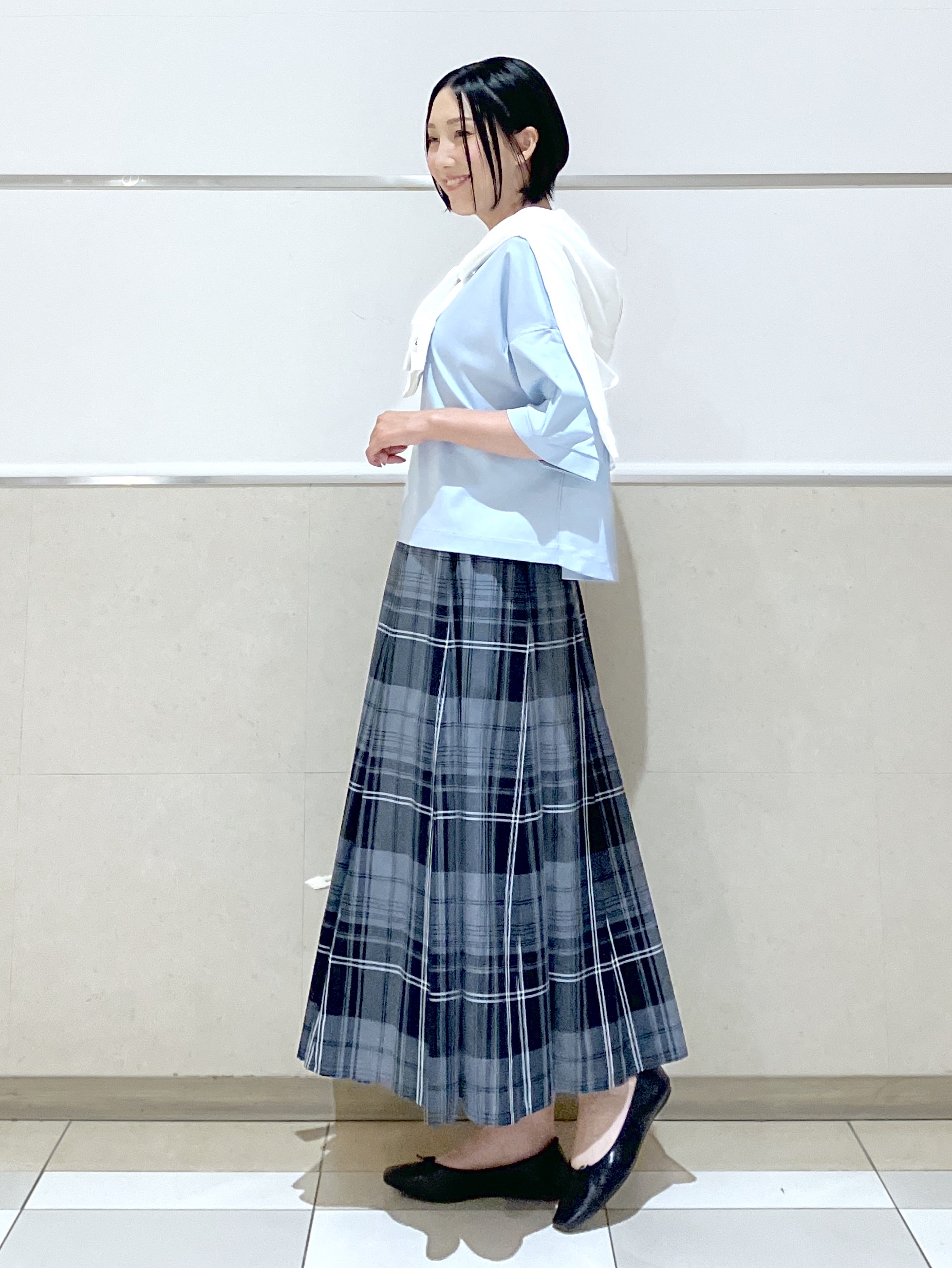 eriko さんの「Dessin｜【新色追加/体型カバー】美光沢カットソーボクシーシルエット」を使ったコーディネート