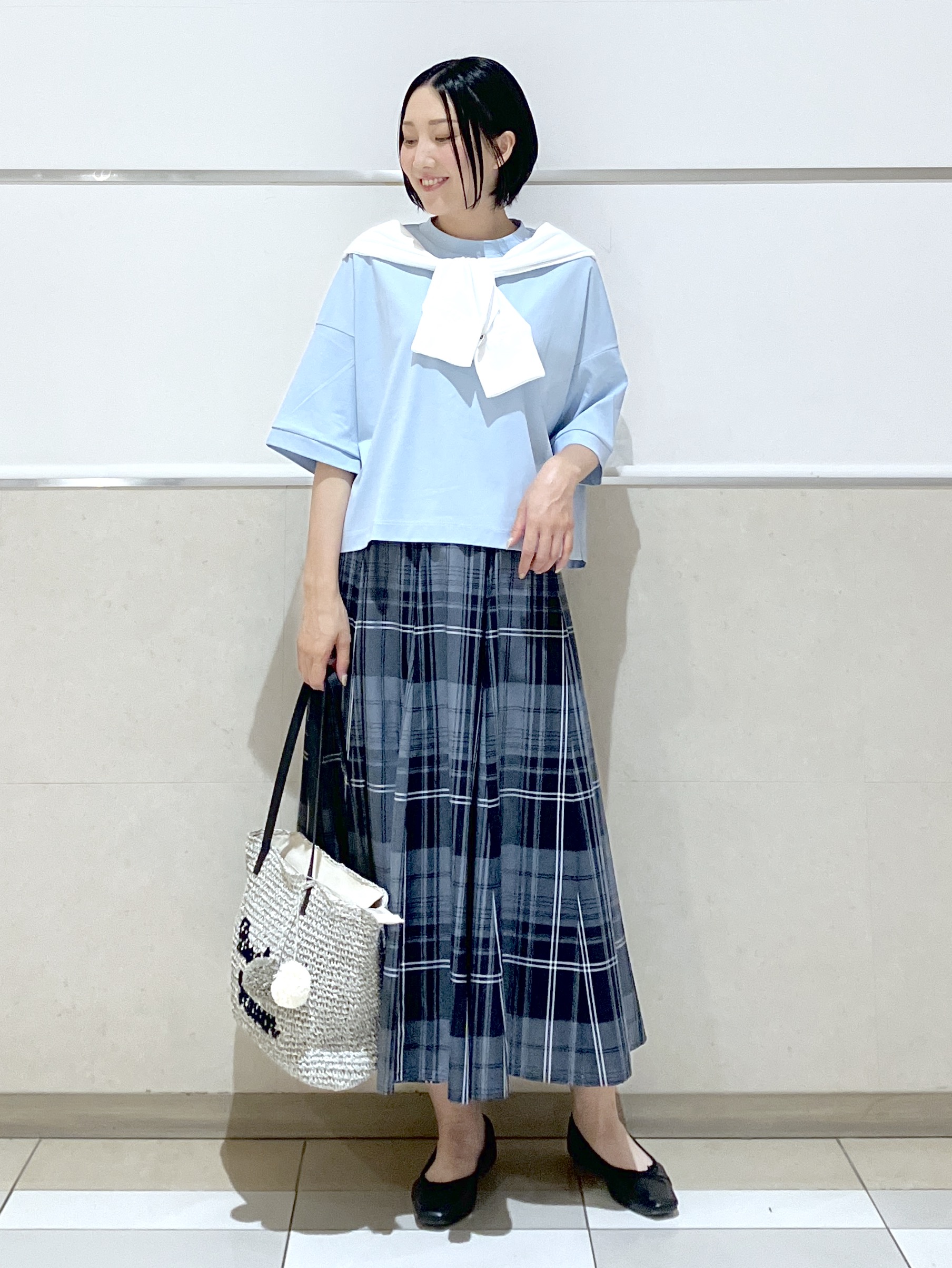 eriko さんの「Dessin｜【新色追加/体型カバー】美光沢カットソーボクシーシルエット」を使ったコーディネート