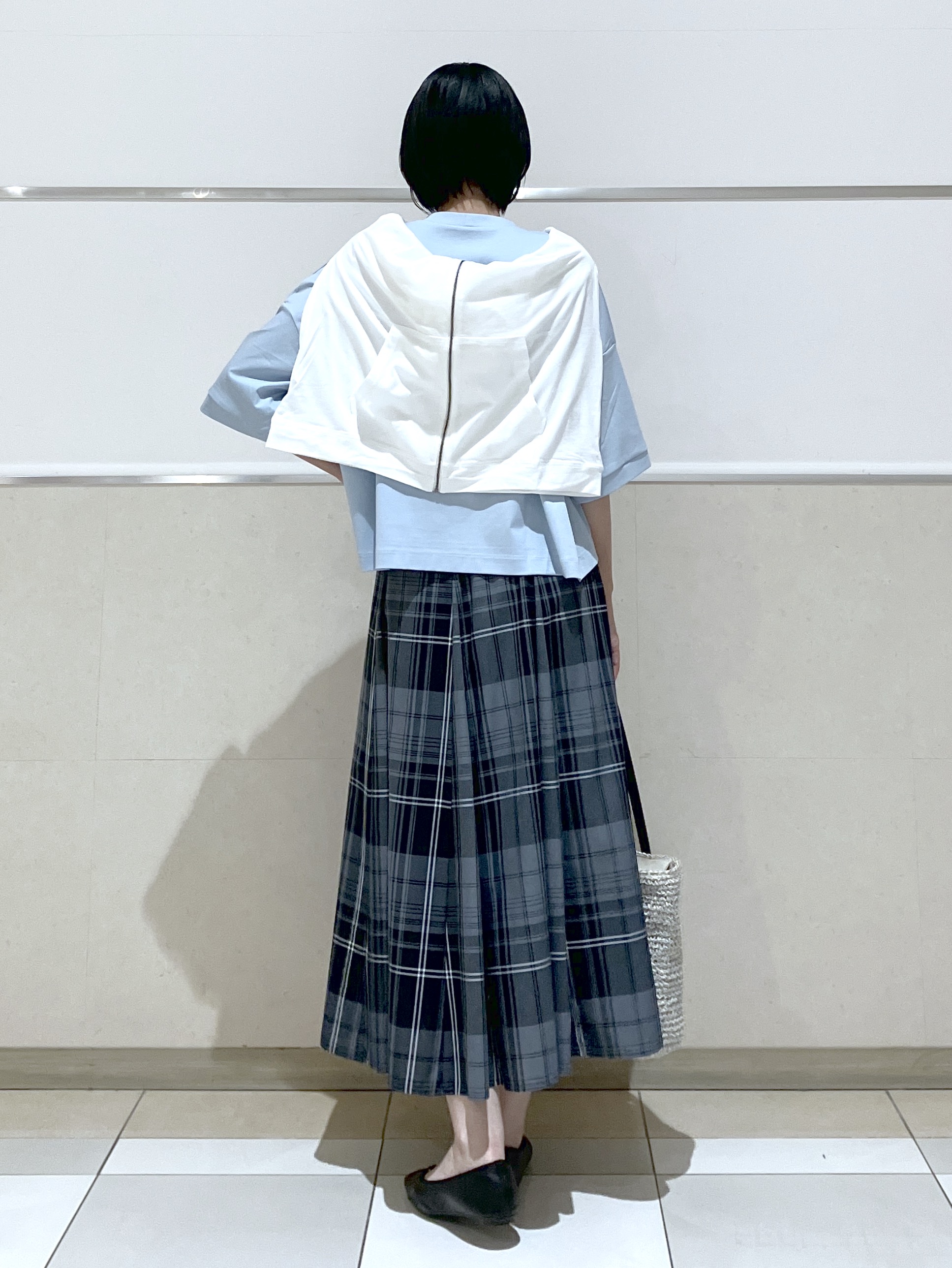 eriko さんの「Dessin｜【新色追加/体型カバー】美光沢カットソーボクシーシルエット」を使ったコーディネート