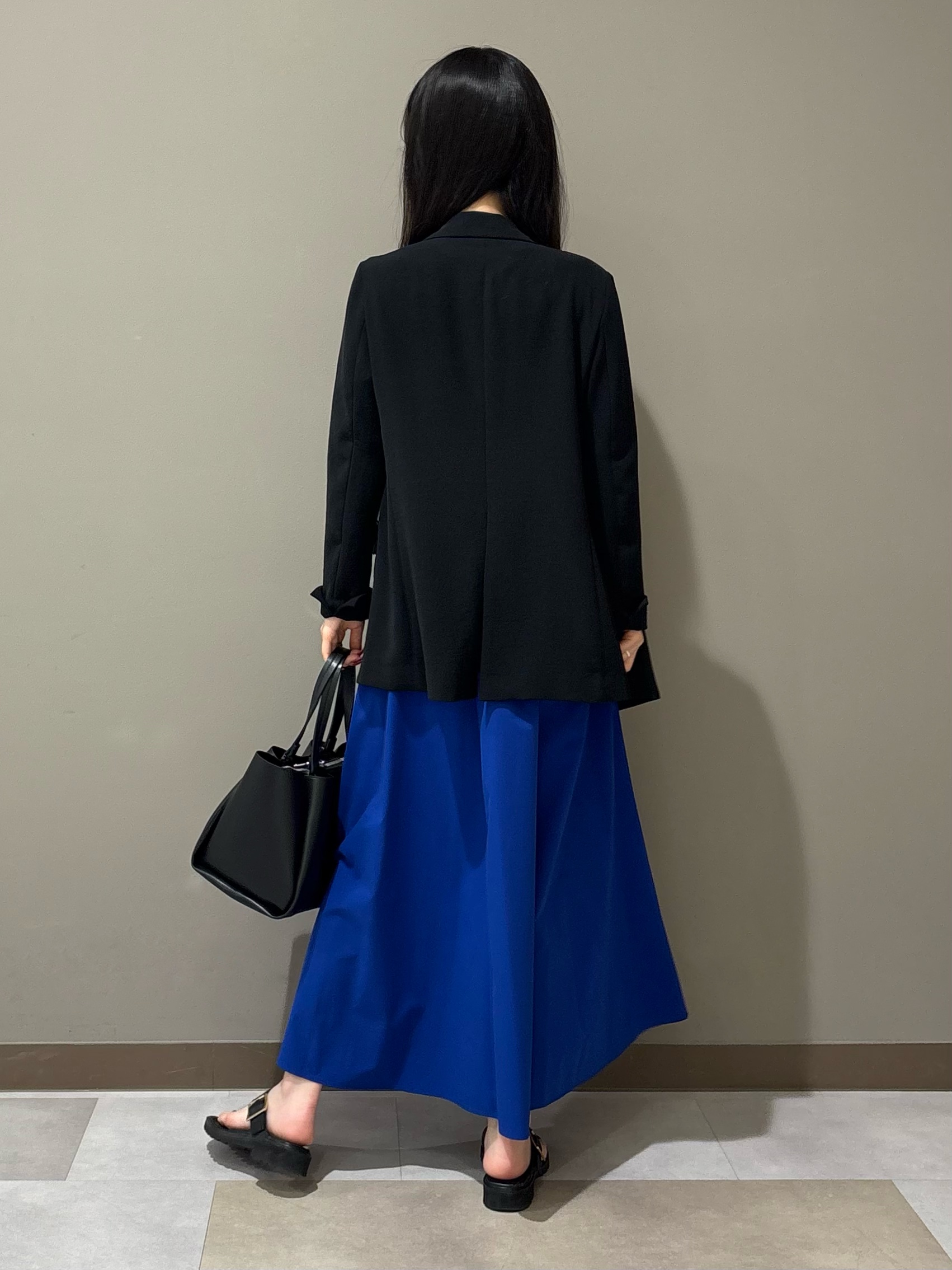 KEIKOさんの「INDIVI｜【洗える／多機能／SETUP可】着る日傘ダブルジャケット」を使ったコーディネート