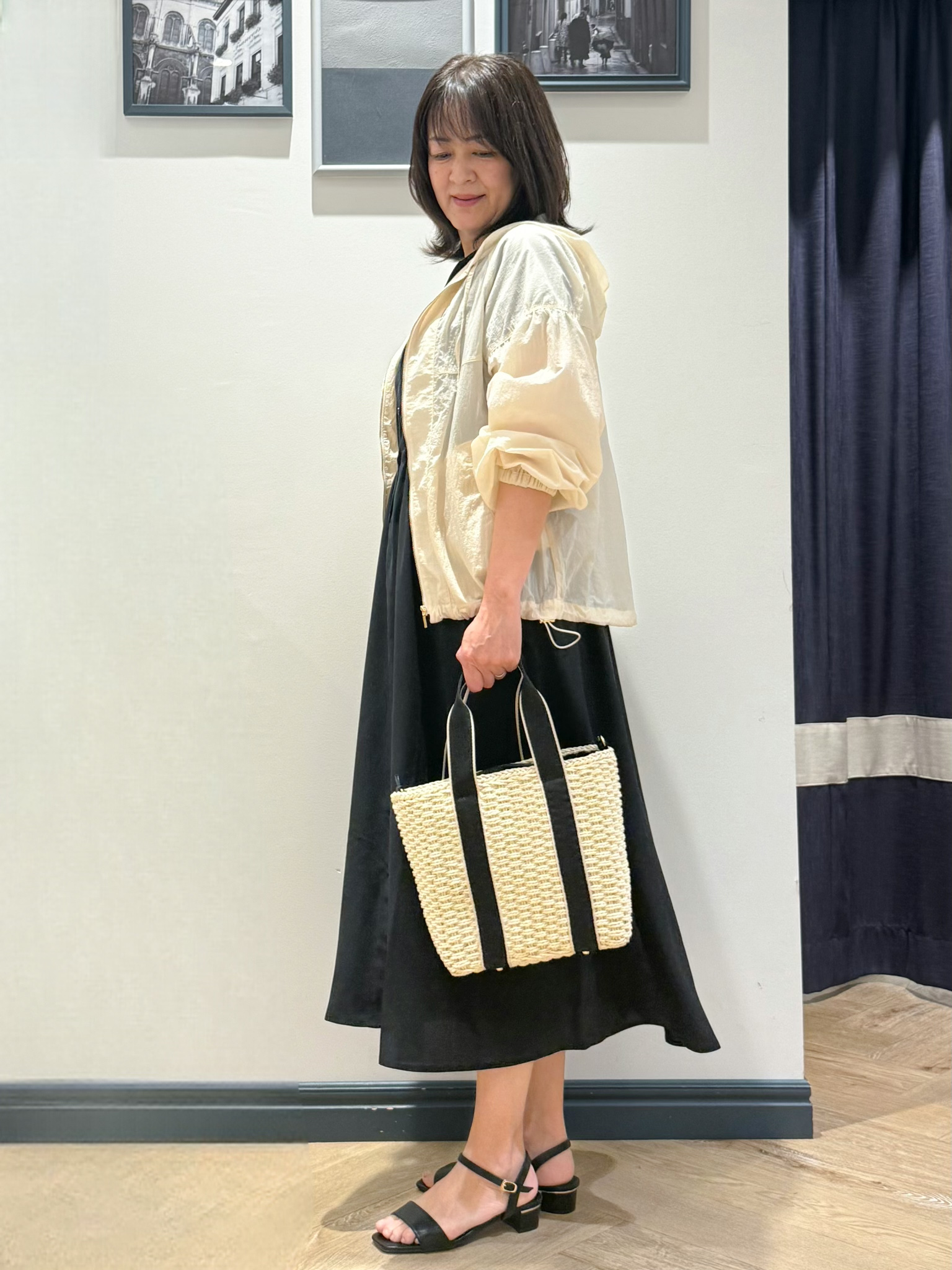 Lilyさんの「grove｜【洗濯機OK】朝晩の気温差に◎軽やかシアーナイロンフーディブルゾン」を使ったコーディネート
