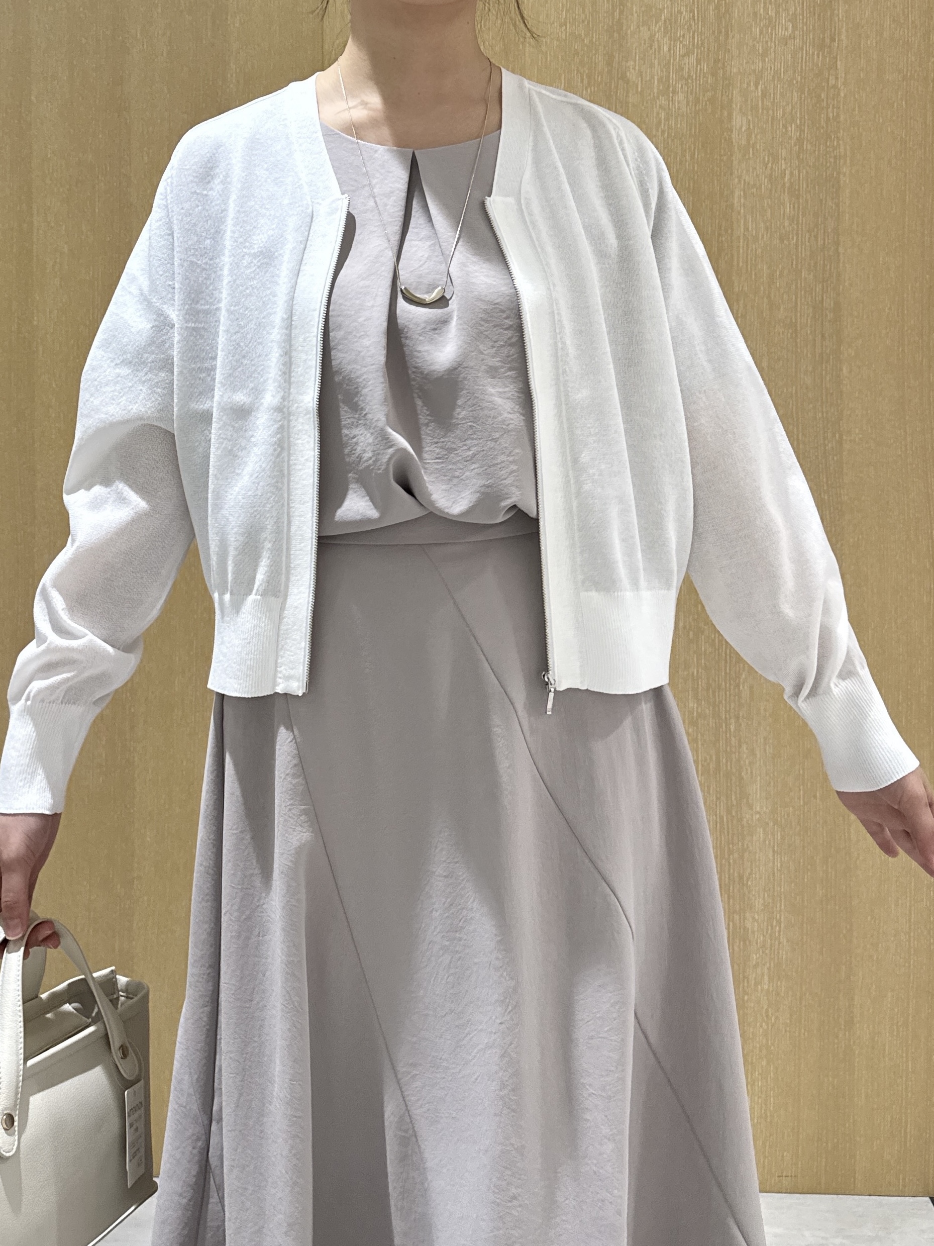 nanaさんの「UNTITLED｜【アンサンブル可/日除け・冷房対策】シアーレーヨンZIPカーディガン」を使ったコーディネート