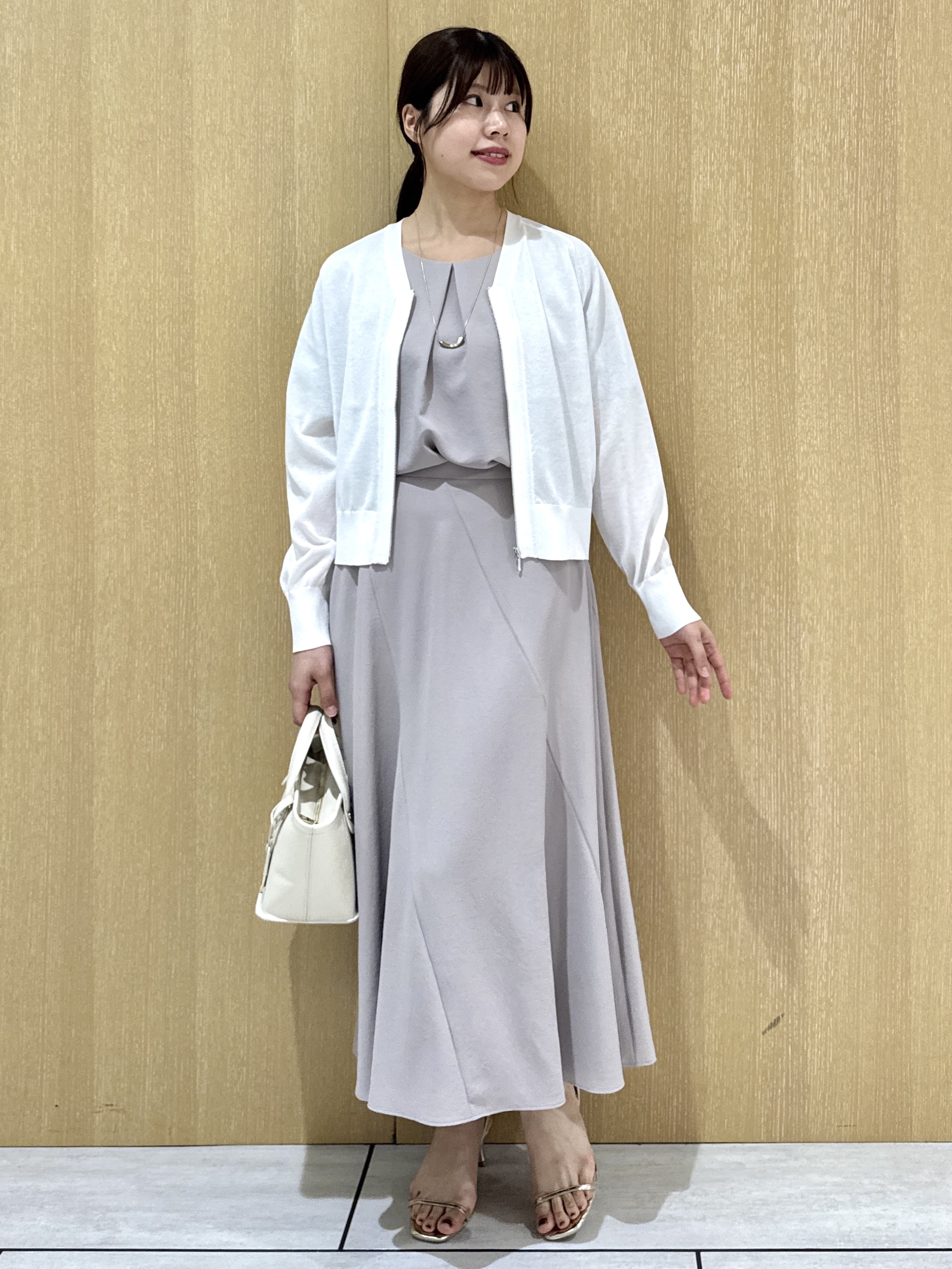 nanaさんの「UNTITLED｜【アンサンブル可/日除け・冷房対策】シアーレーヨンZIPカーディガン」を使ったコーディネート