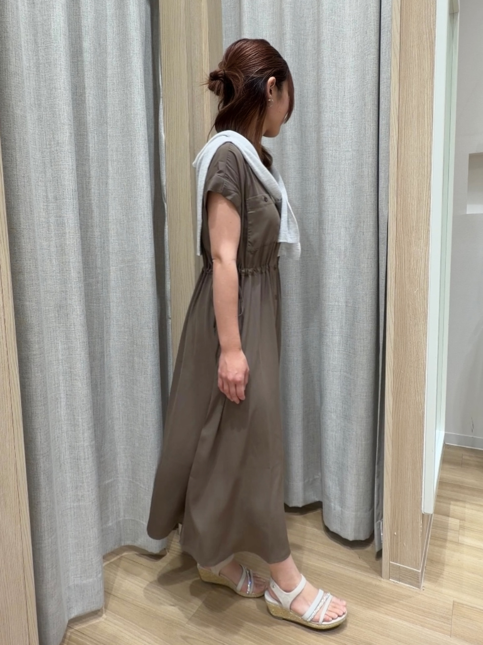 Fumikaさんの「grove｜【洗える/体型カバー】ウエストドロストワンピース」を使ったコーディネート
