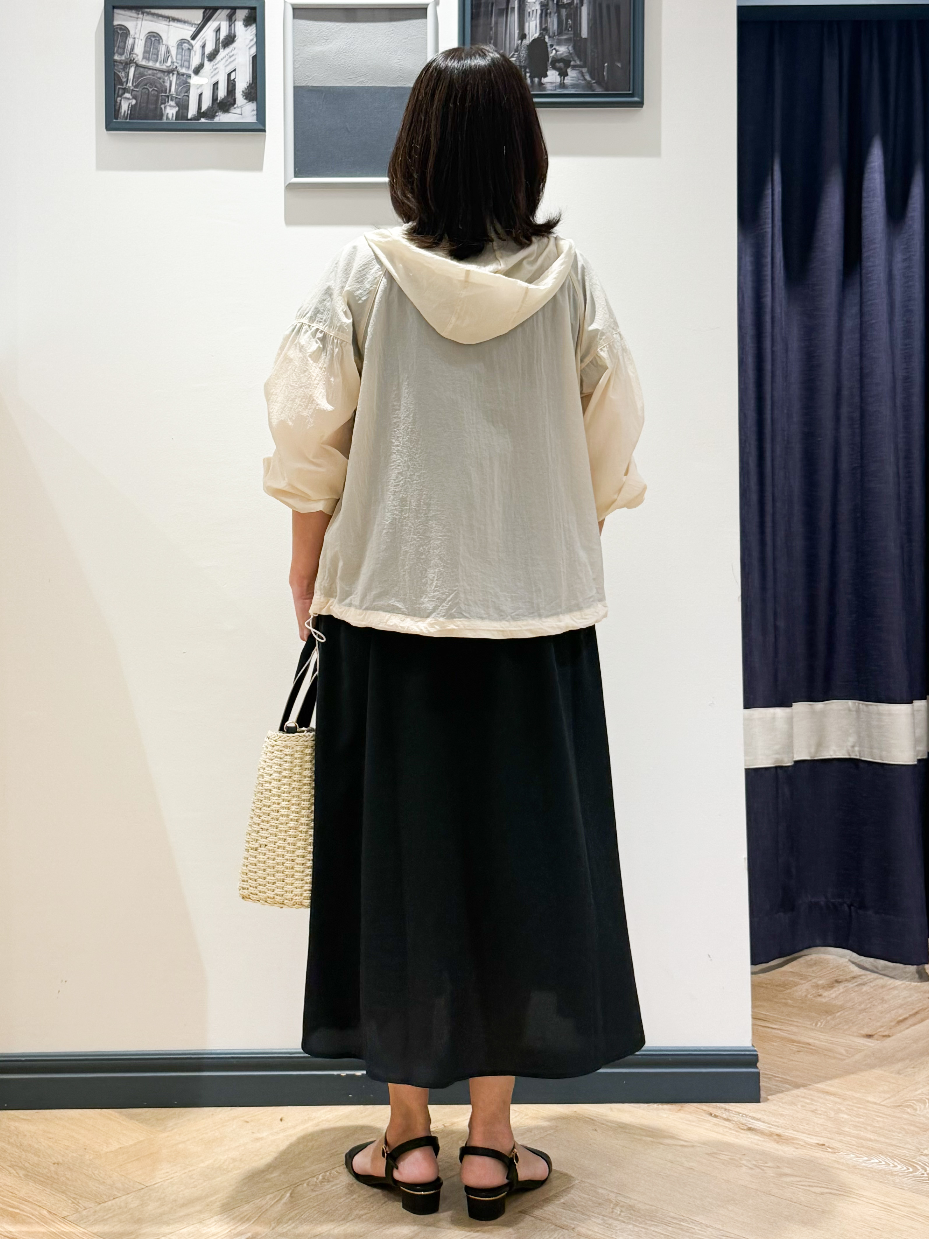 Lilyさんの「grove｜【洗濯機OK】朝晩の気温差に◎軽やかシアーナイロンフーディブルゾン」を使ったコーディネート