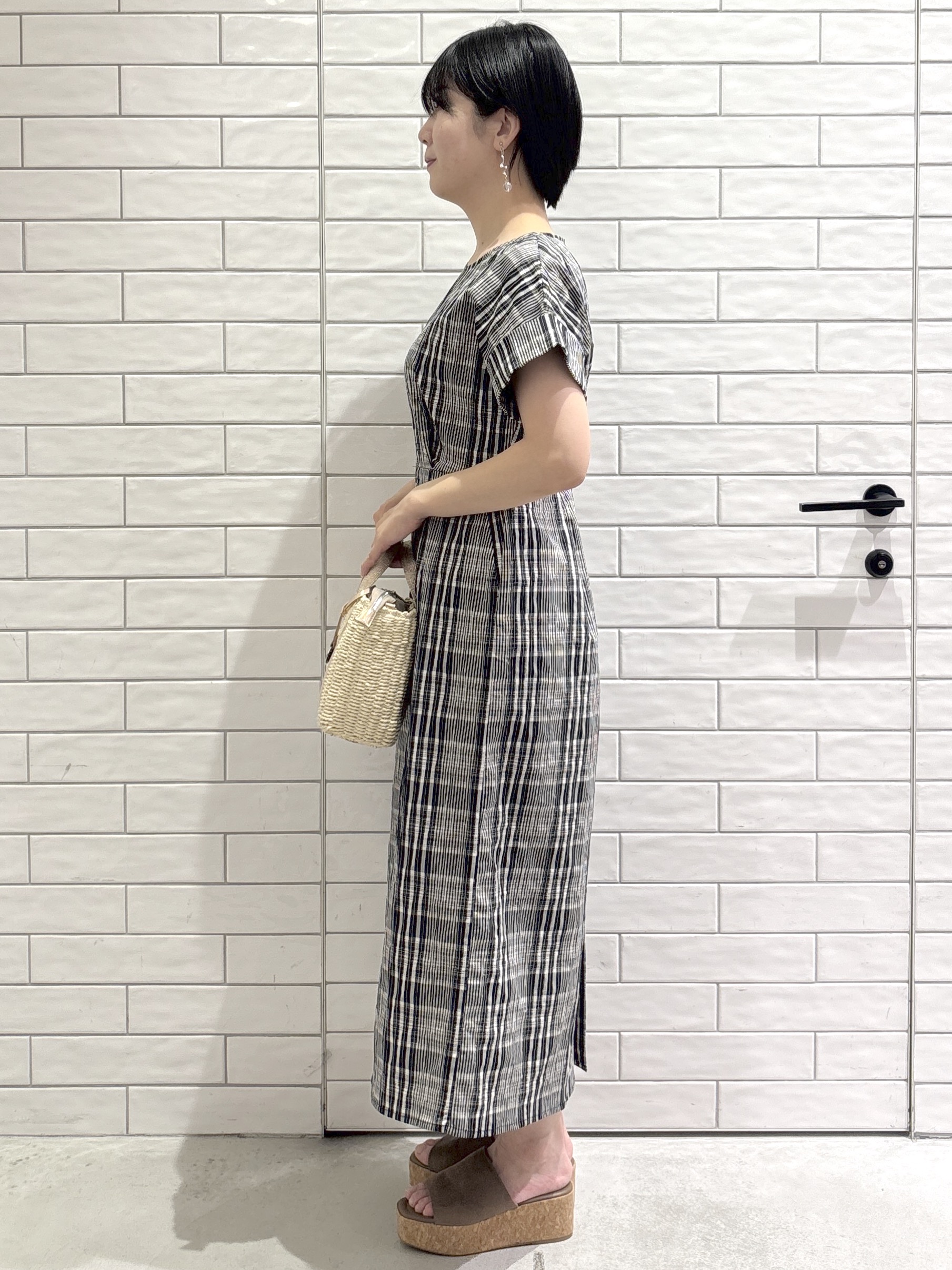 ayumiさんの「OPAQUE.CLIP｜チェック柄Iラインシルエットワンピース【洗濯機OK】」を使ったコーディネート