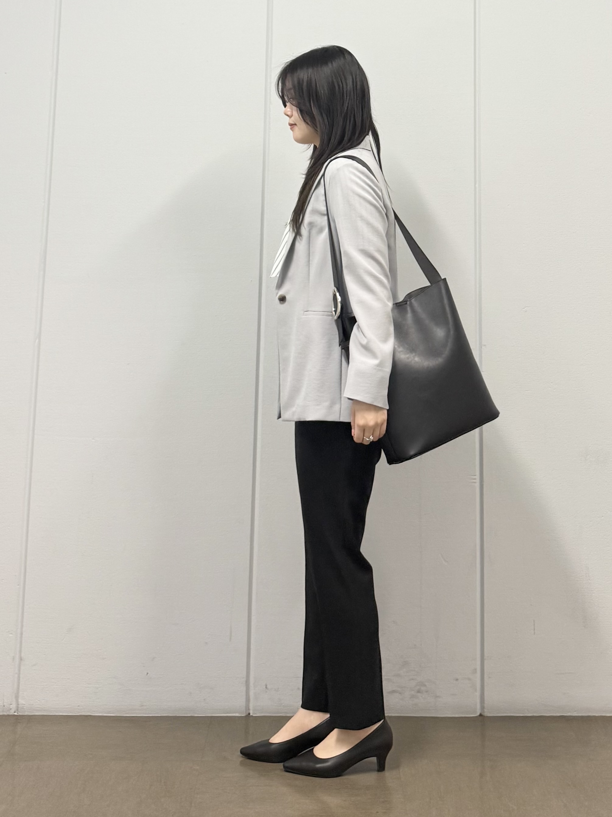 mizukiさんの「INDIVI｜【洗える／UVケア】ストライプ柄＆無地 ボウタイ風 半袖ブラウス」を使ったコーディネート