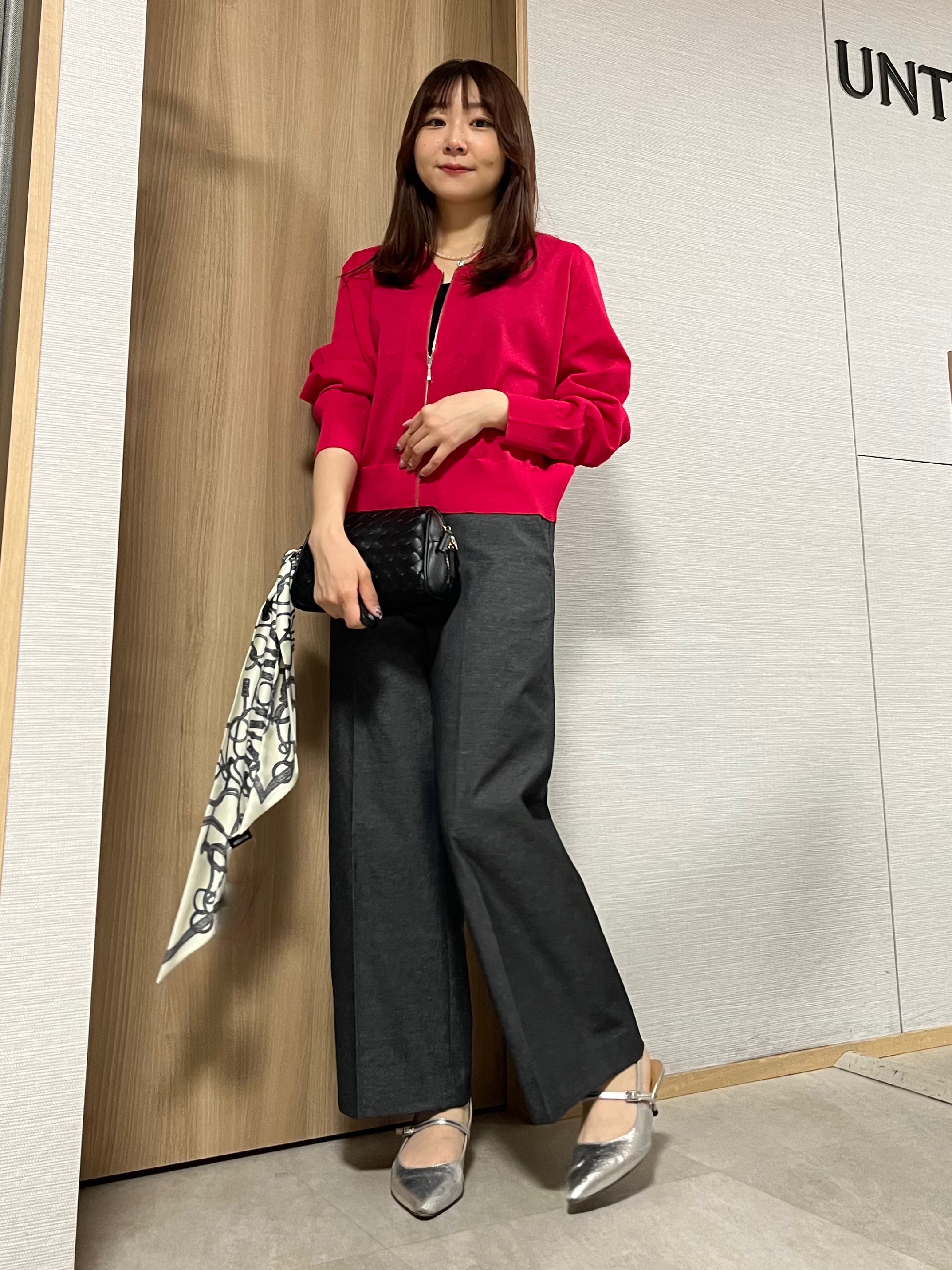 KAHOさんの「UNTITLED｜【アンサンブル可/日除け・冷房対策】シアーレーヨンZIPカーディガン」を使ったコーディネート