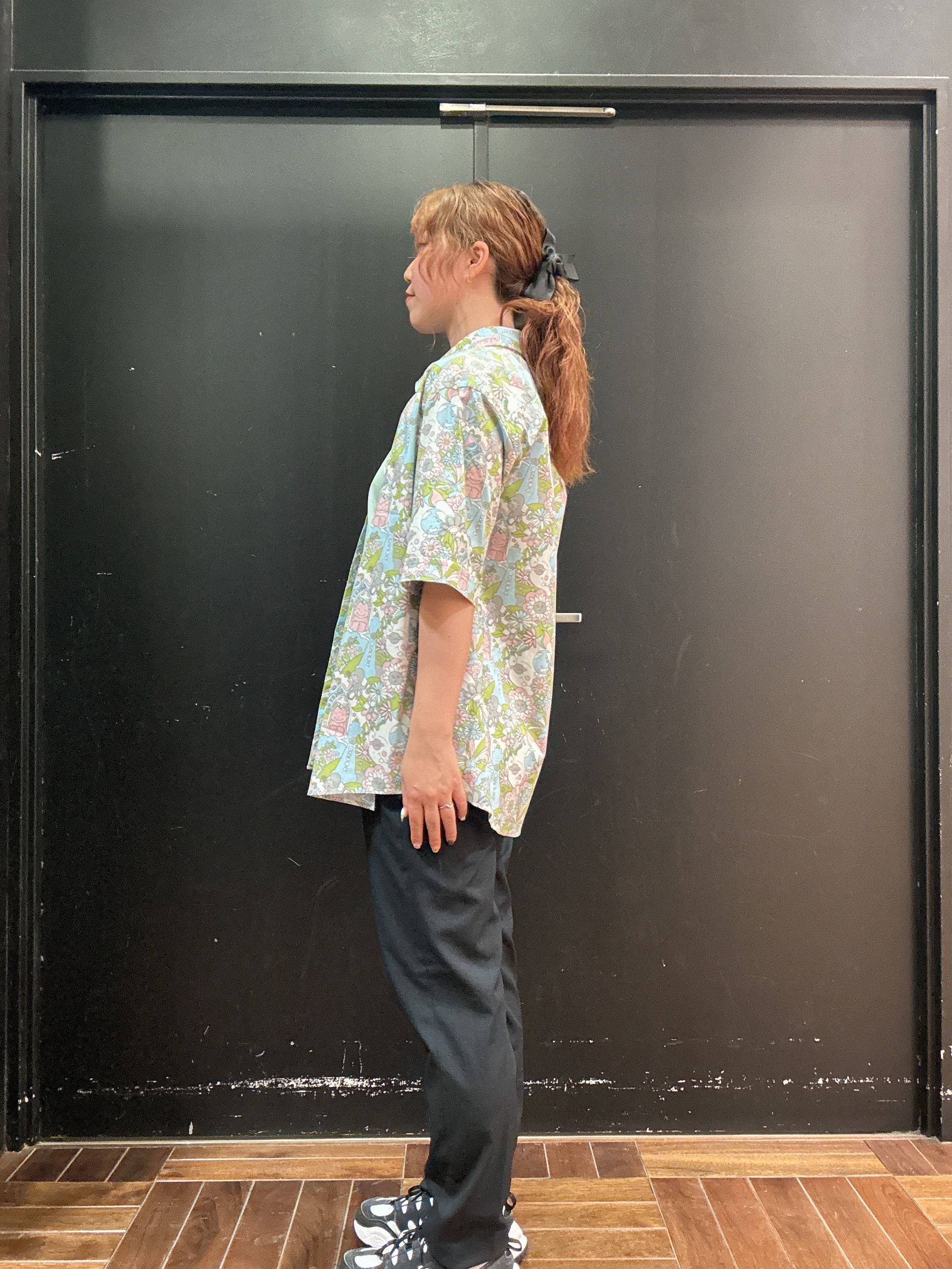 ヒナさんの「TAKEO KIKUCHI｜【BOWLER HAT LABEL】ビリケンさんプリント 半袖シャツ」を使ったコーディネート