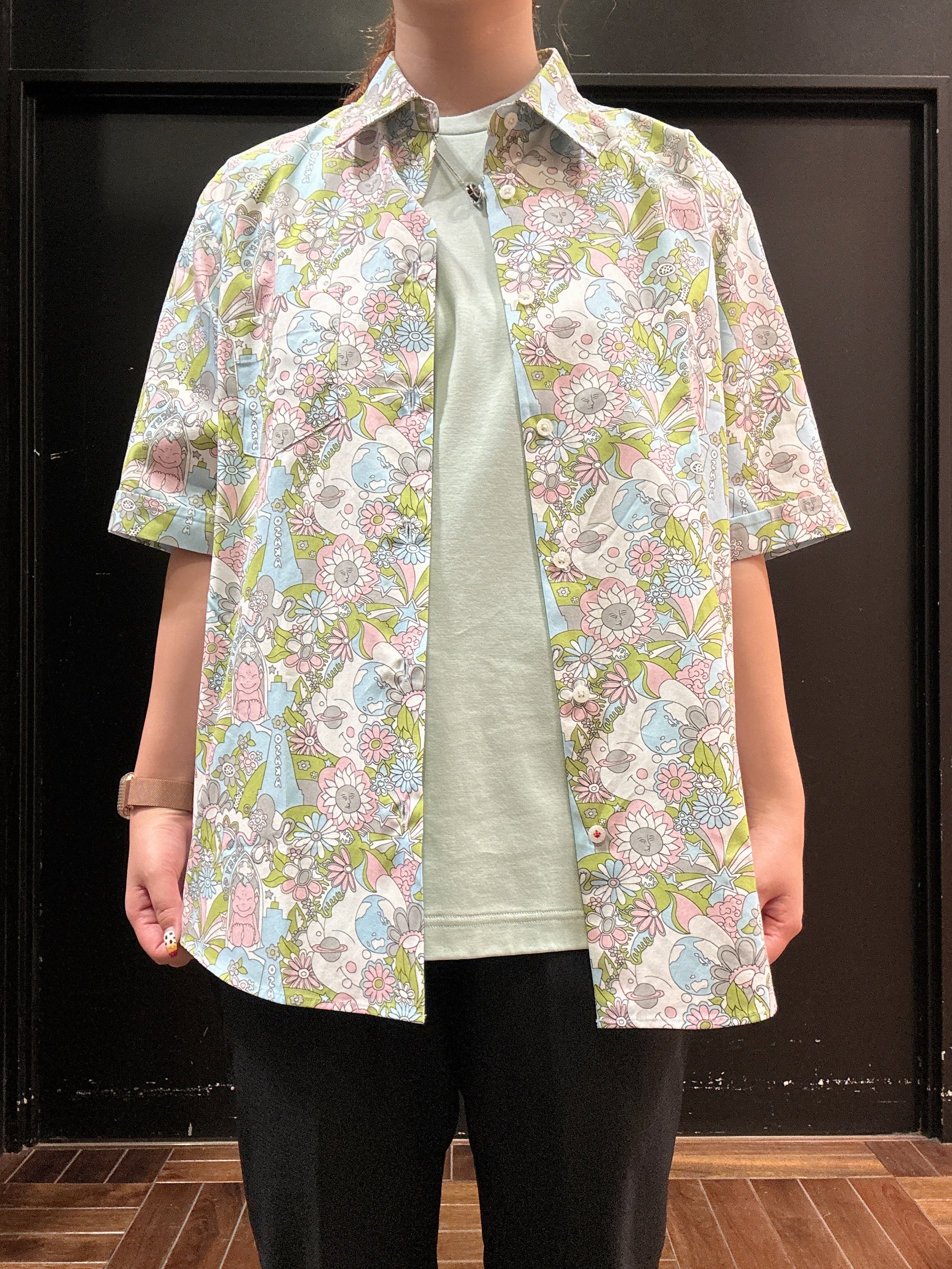ヒナさんの「TAKEO KIKUCHI｜【BOWLER HAT LABEL】ビリケンさんプリント 半袖シャツ」を使ったコーディネート