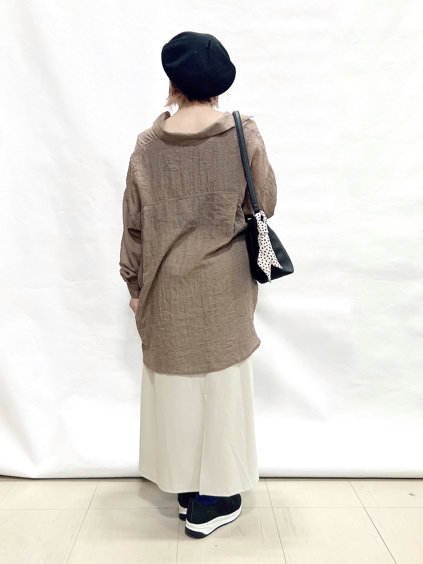 YUIさんの「SHOO･LA･RUE｜【体型カバー】ふんわり質感 やわらかこなれシアーシャツ」を使ったコーディネート
