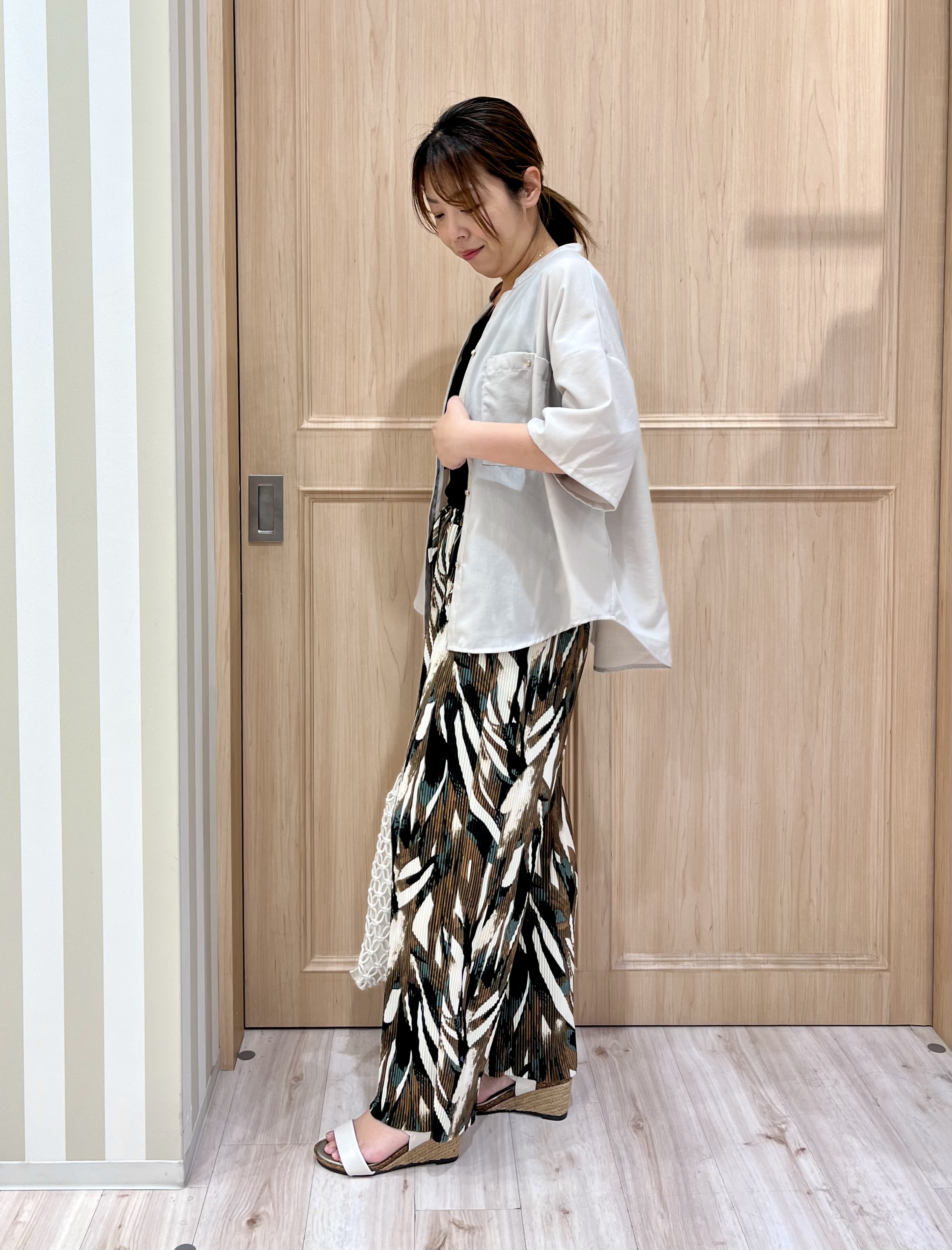 Kyokoさんの「SHOO･LA･RUE｜【洗濯機可/S-LL】大人の抜け感 ゆるっと5分袖シャツ」を使ったコーディネート