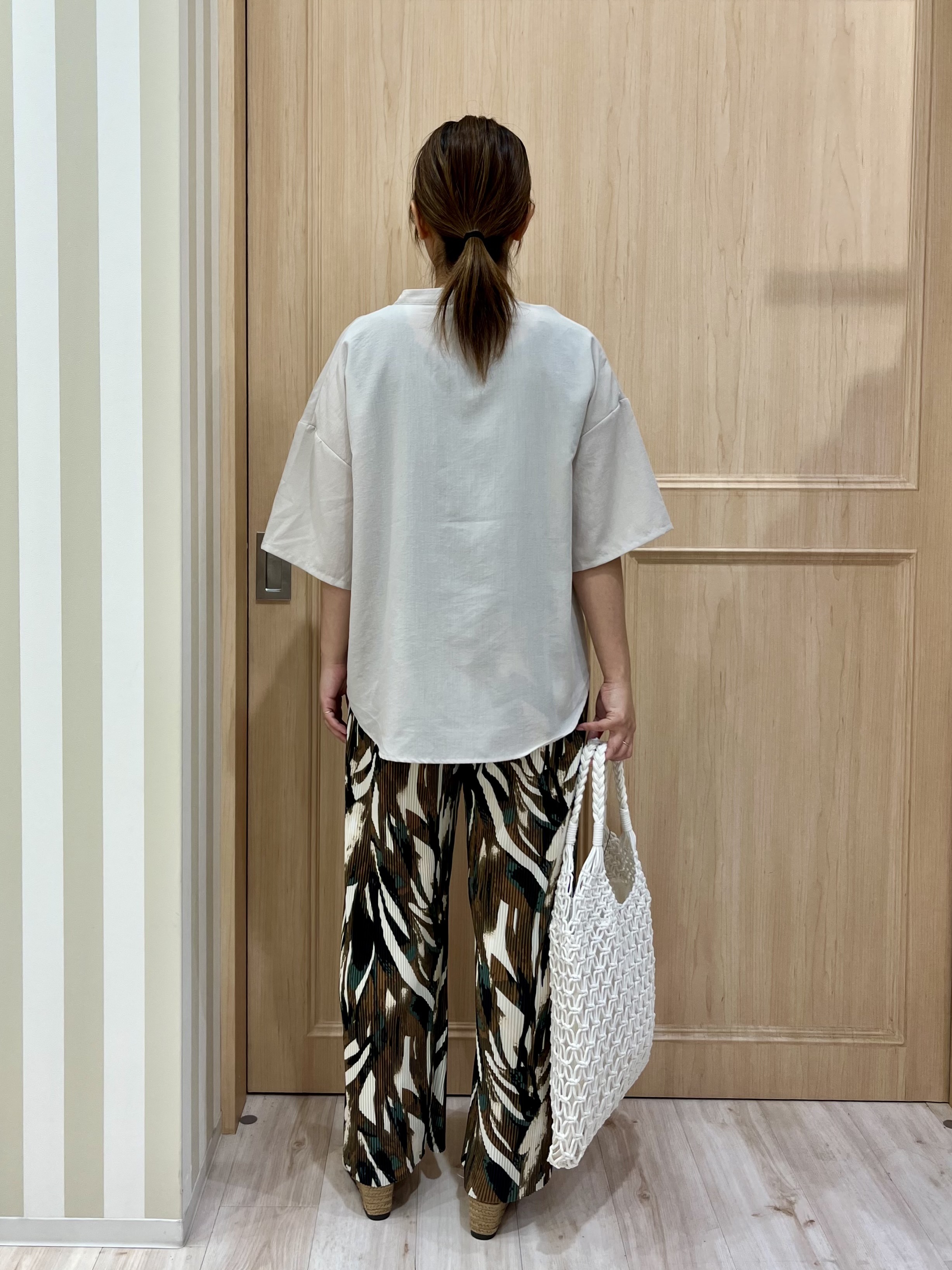 Kyokoさんの「SHOO･LA･RUE｜【洗濯機可/S-LL】大人の抜け感 ゆるっと5分袖シャツ」を使ったコーディネート