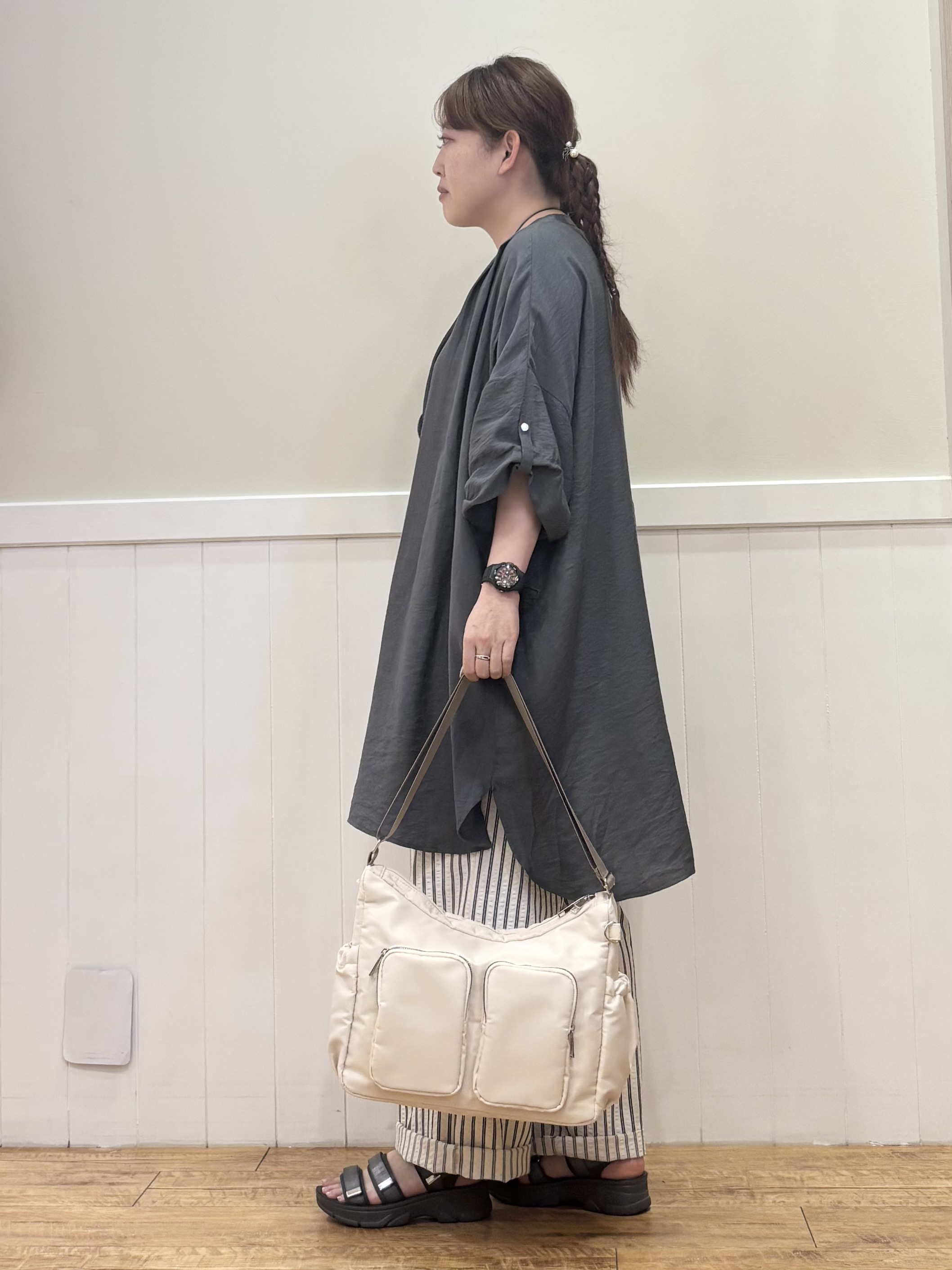 ハチさんの「SHOO･LA･RUE｜【ひんやり/S-LL/洗濯機可】体型カバー叶える 大人のゆるドルマンチュニック」を使ったコーディネート