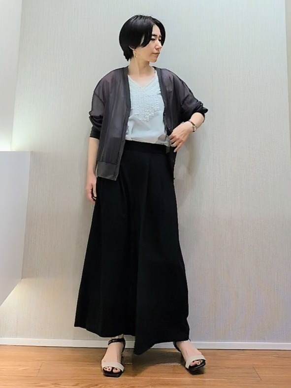 ミズタさんの「UNTITLED｜【7色展開/ゆったり/ショート丈】シアートリコットカーディガン」を使ったコーディネート