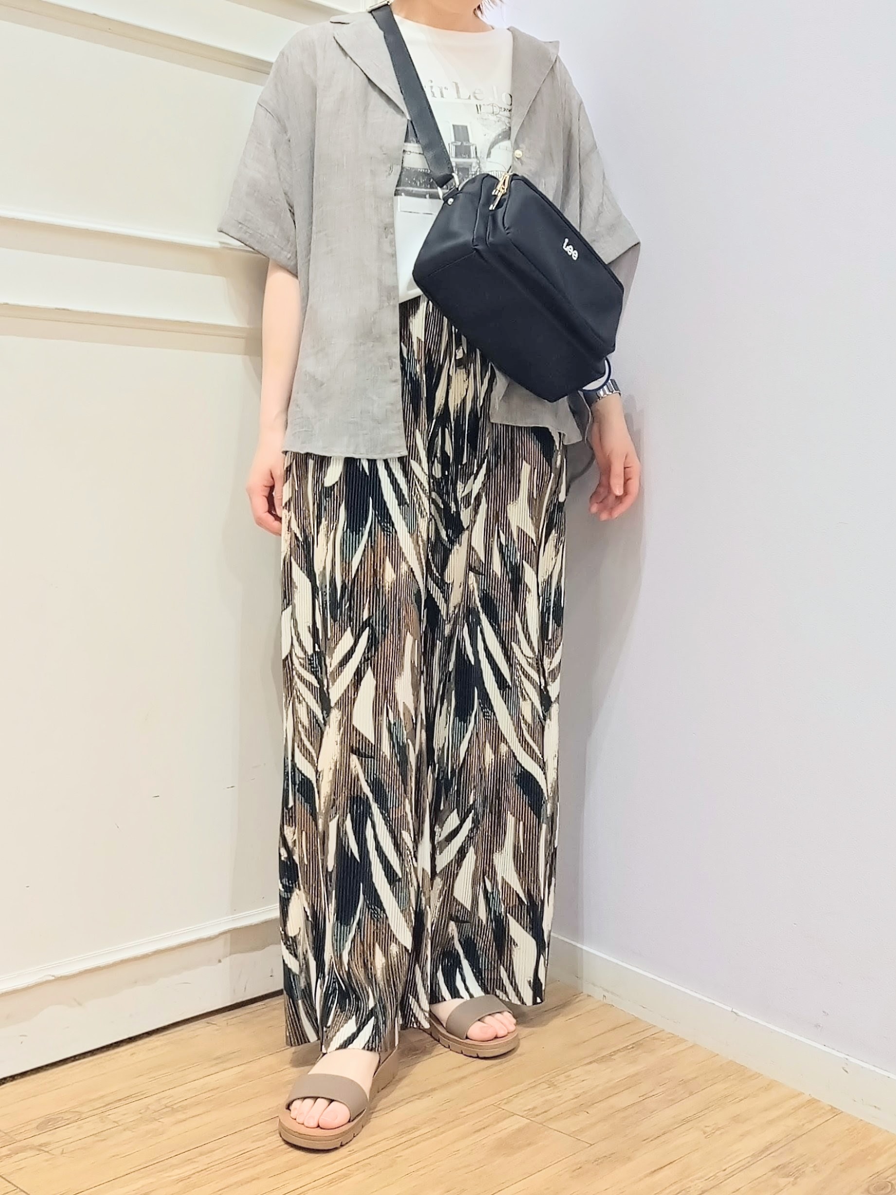 miomioさんの「SHOO･LA･RUE｜【S-LL】ナチュラルに決まる 半袖シアーシャツジャケット」を使ったコーディネート