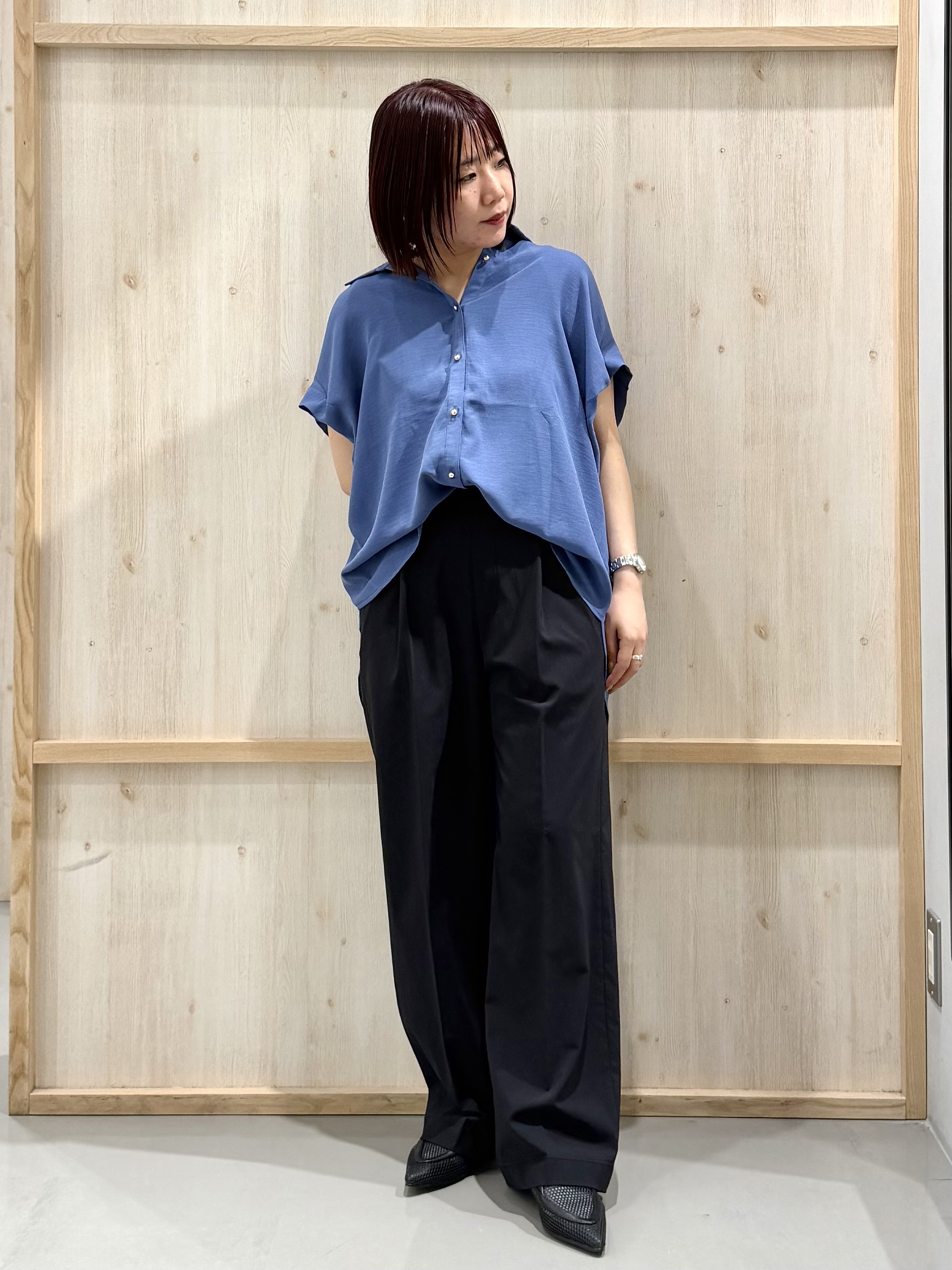 nanaさんの「THE SHOP TK｜【ひんやり/防しわ/UV/吸水速乾】襟付き フレンチスリーブシャツ」を使ったコーディネート