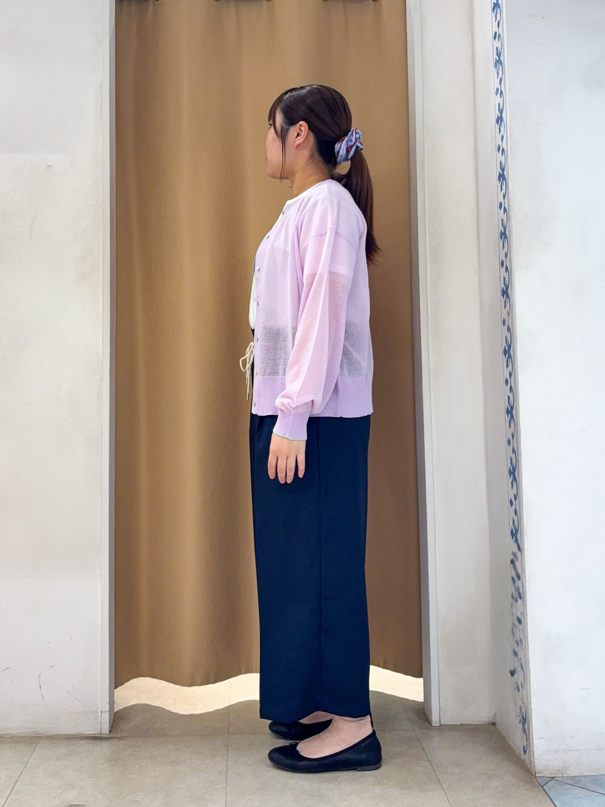 SO(R)Aさんの「SHOO･LA･RUE｜【S-LL/洗濯機可】1枚でこなれ見え 配色シアーカーディガン」を使ったコーディネート