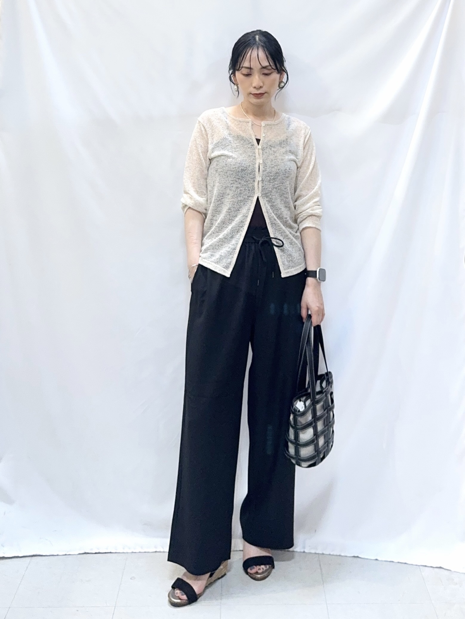 𝐇𝐢𝐫𝐨𝐦𝐢さんの「SHOO･LA･RUE｜メランジ調ニットソーシアーカーディガン」を使ったコーディネート