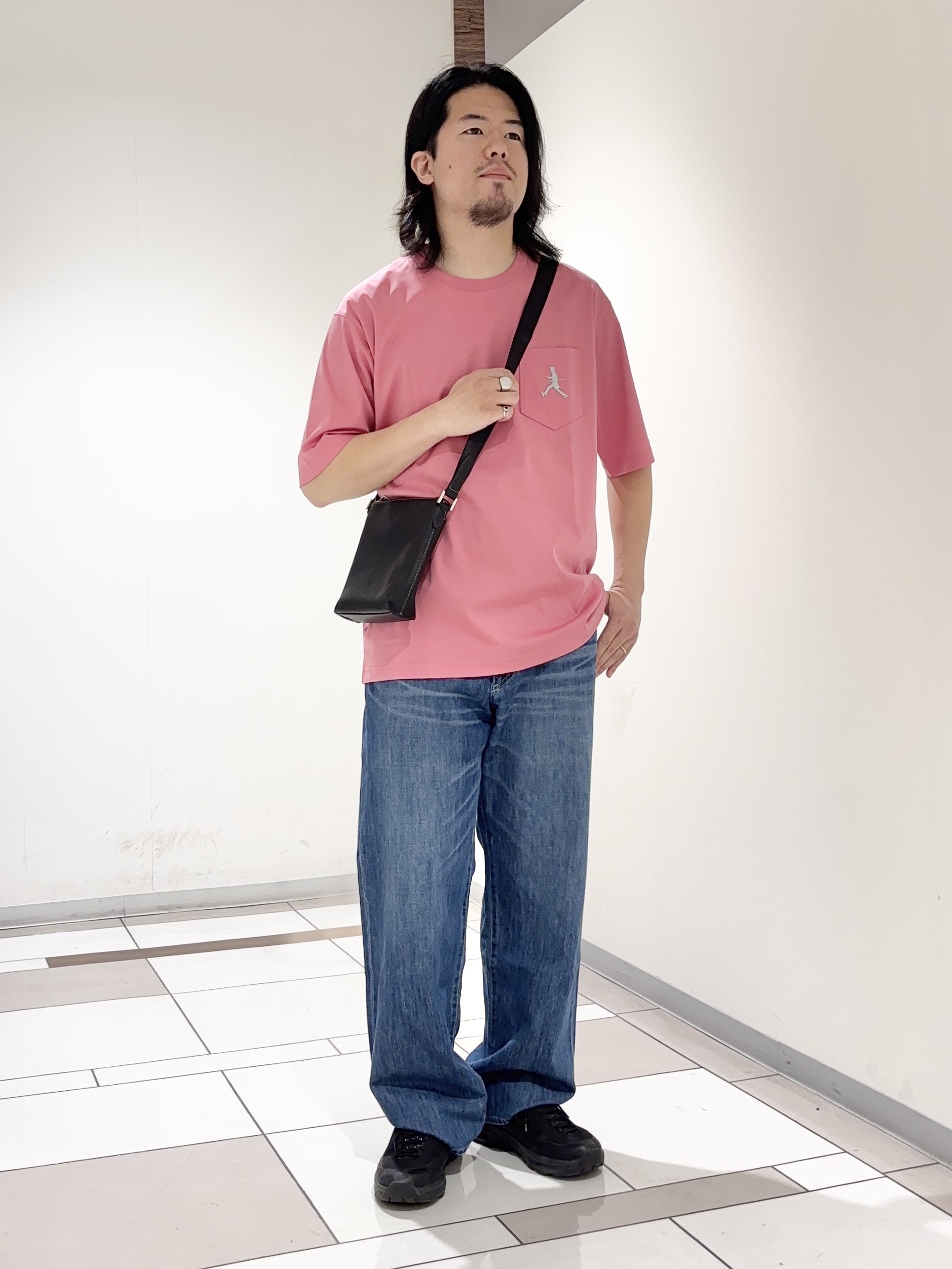 及川さんの「TAKEO KIKUCHI｜【BOWLER HAT LABEL】アイスクリアコットンボーラーハットウォーカー 半袖ポケT」を使ったコーディネート