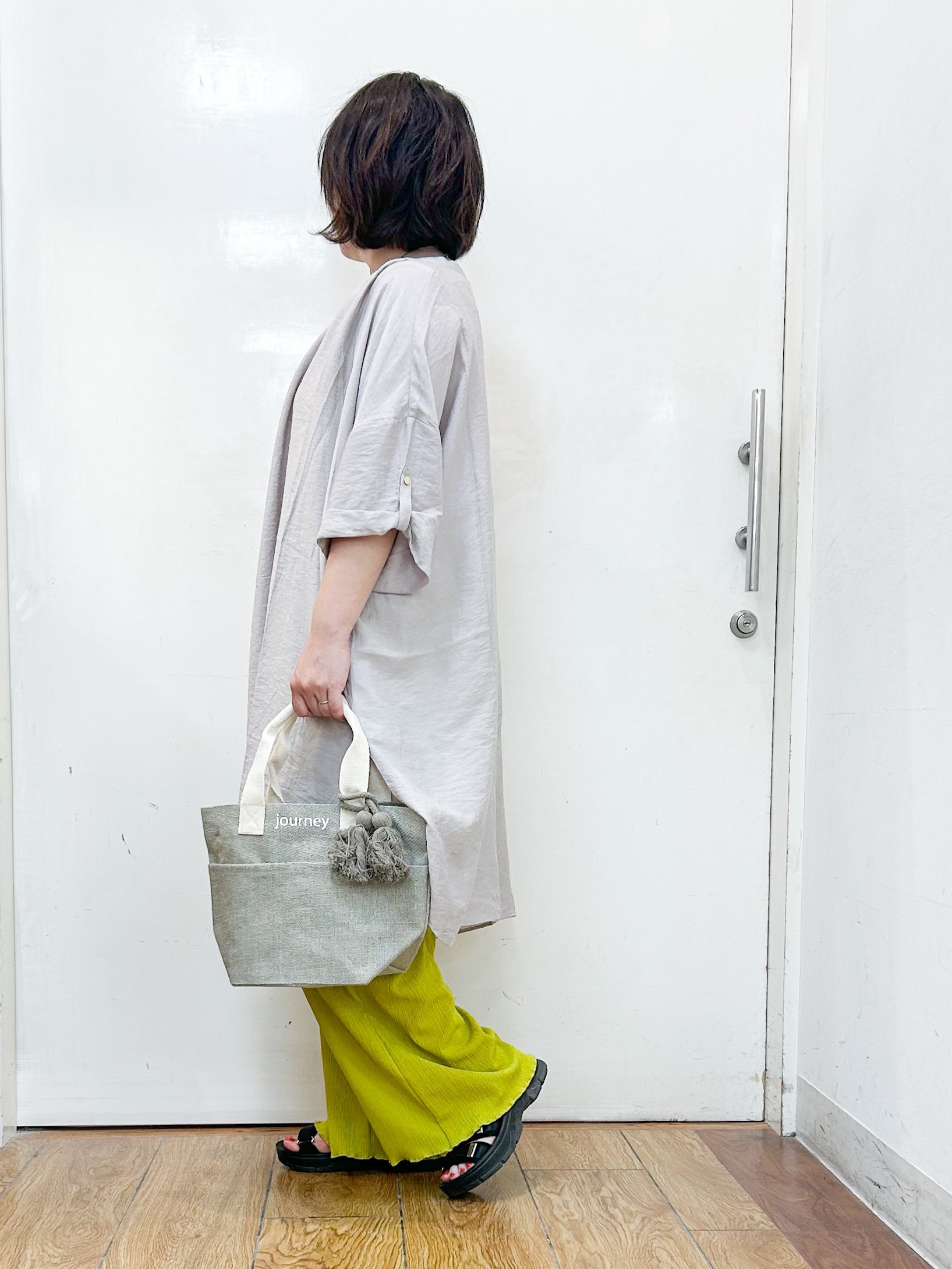 haruさんの「SHOO･LA･RUE｜【ひんやり/S-LL】体型カバー叶える 大人のゆるドルマンチュニック」を使ったコーディネート