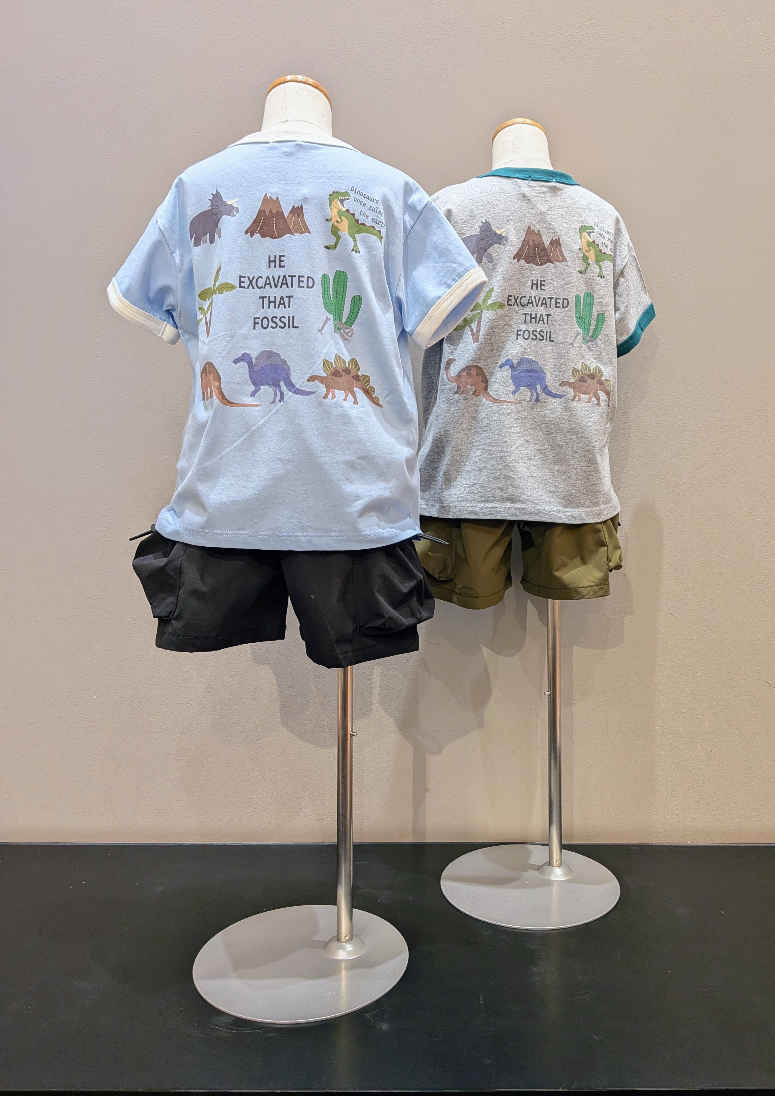 vacheさんの「SHOO･LA･RUE｜【100-120cm】サガラ恐竜Tシャツ」を使ったコーディネート