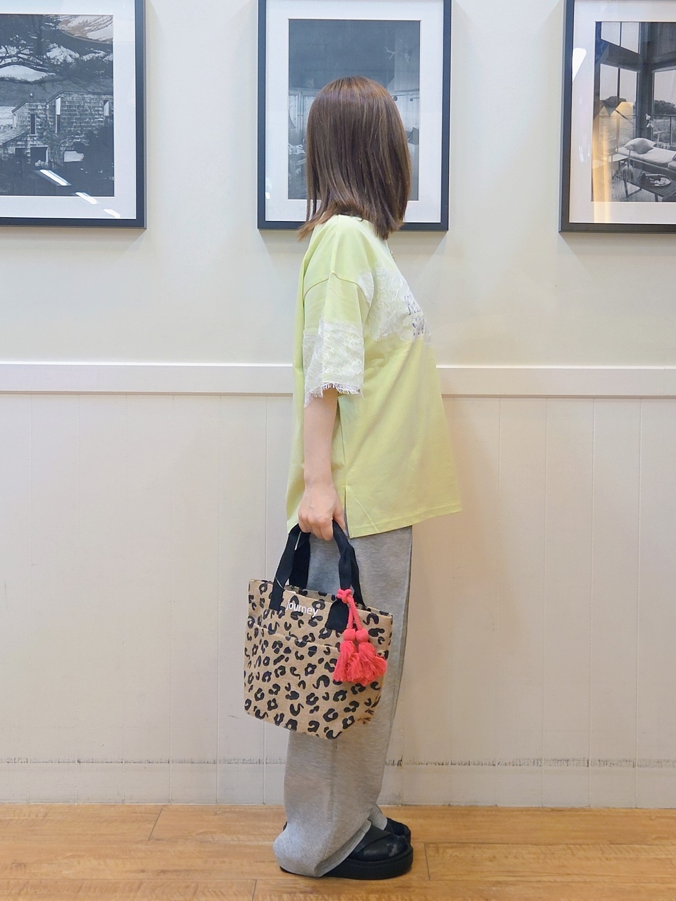 nao.さんの「SHOO･LA･RUE｜【ひんやり/洗濯機可】レースデザインでこなれ見え ロゴプリントTシャツ」を使ったコーディネート