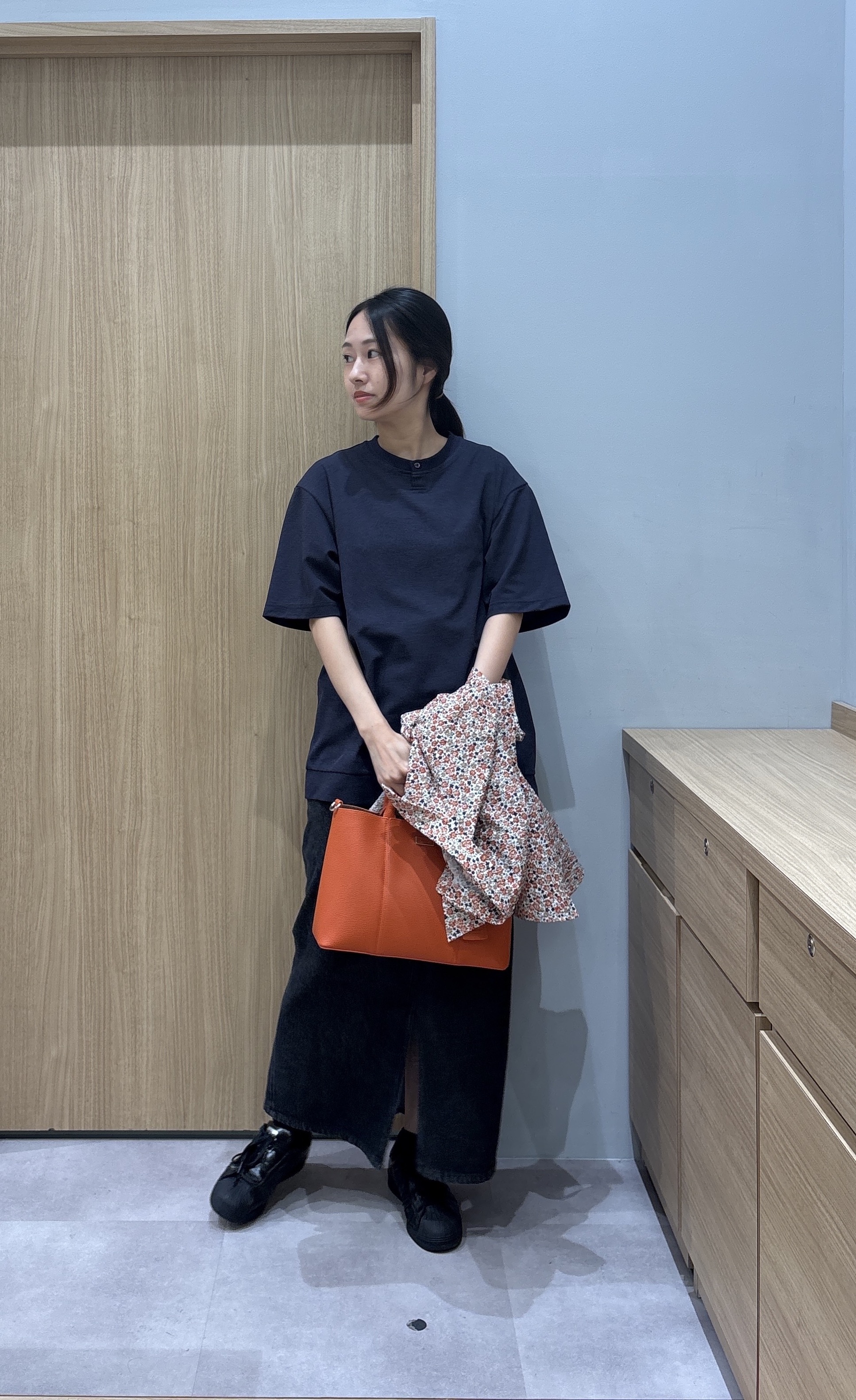 よぴさんの「TAKEO KIKUCHI｜リップル小花シャツ」を使ったコーディネート