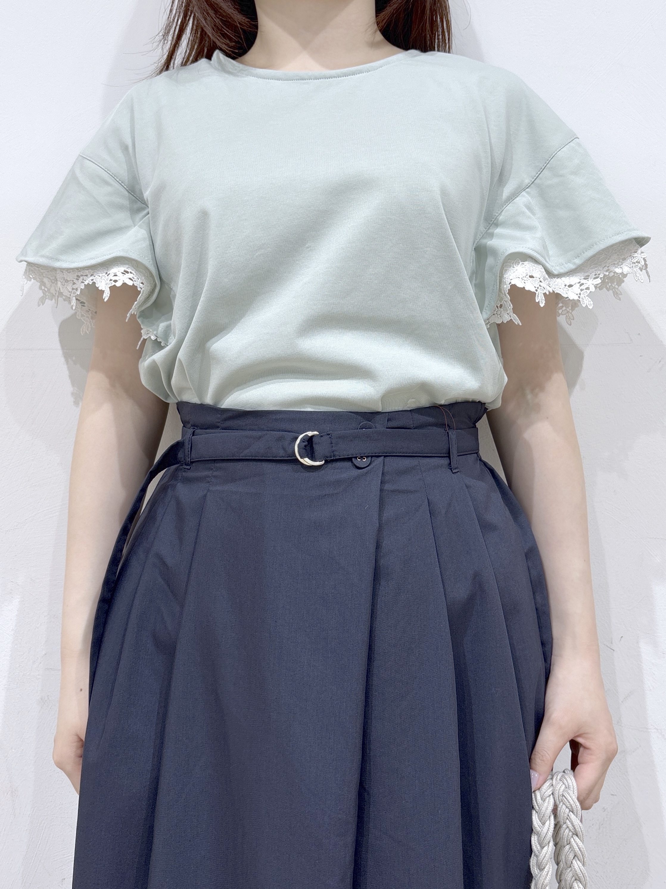るーさんの「grove｜【二の腕カバー、UV/ひんやり】涼しく華やかに、レースレイヤードスリーブTシャツ」を使ったコーディネート
