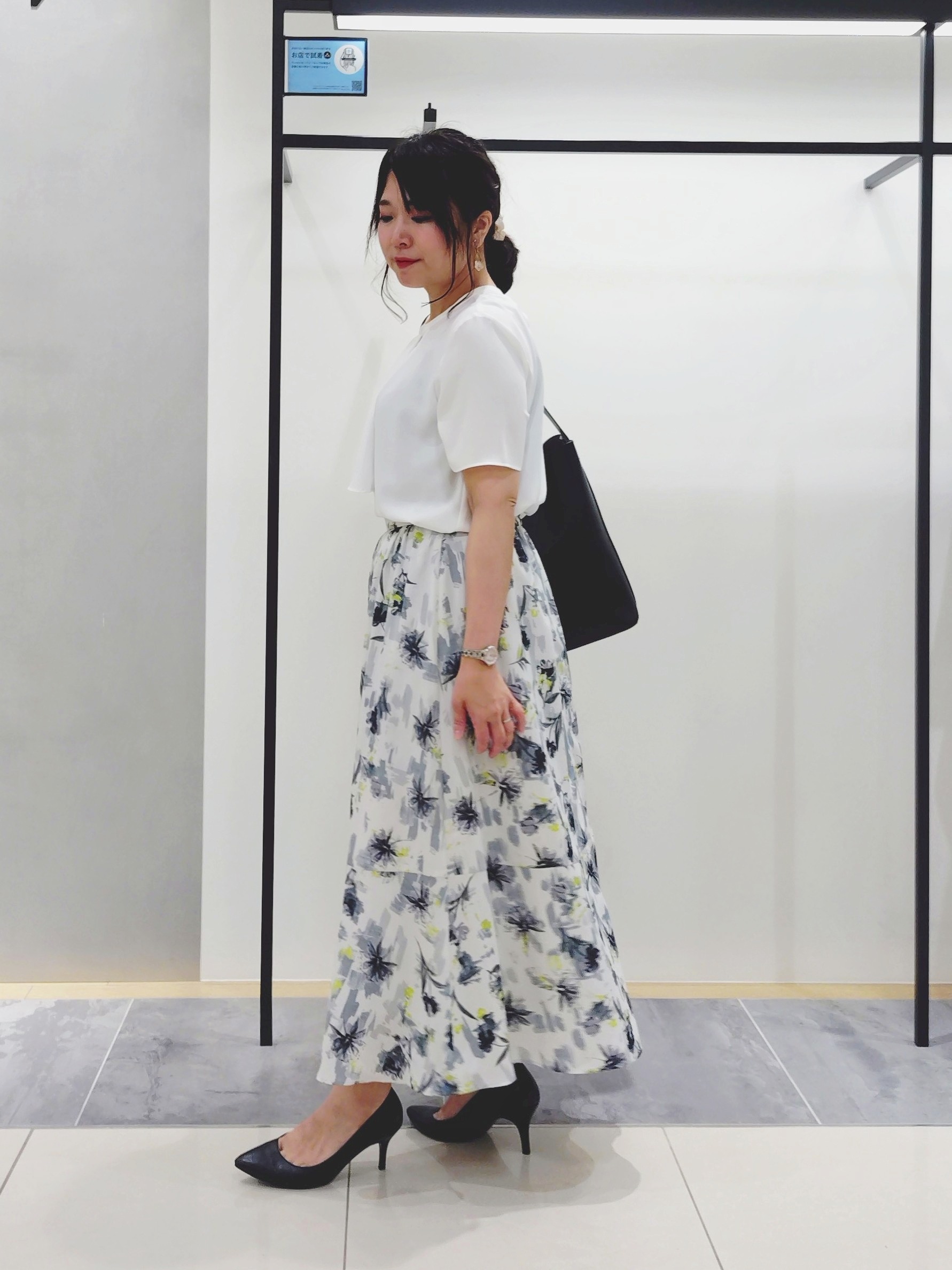 TOMOMIさんの「INDIVI｜【さらに軽く軽快！／着る日傘】ノーカラージャケット」を使ったコーディネート