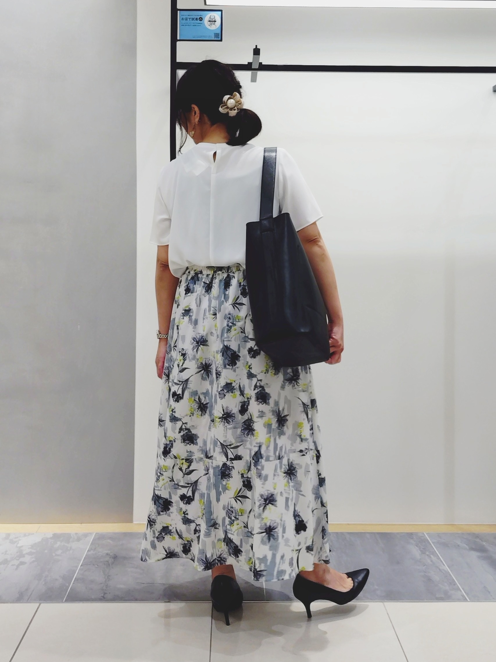 TOMOMIさんの「INDIVI｜【さらに軽く軽快！／着る日傘】ノーカラージャケット」を使ったコーディネート