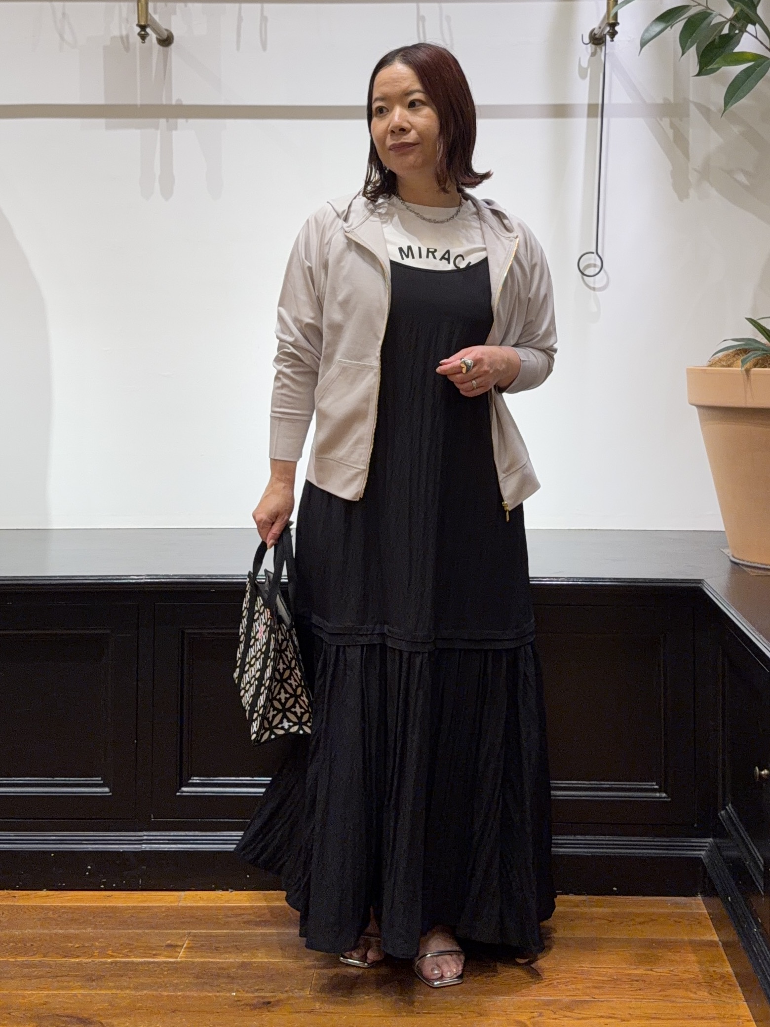 Asamiさんの「DRESSTERIOR｜【ウォッシャブル】ワッシャーボリュームフレアキャミワンピース」を使ったコーディネート