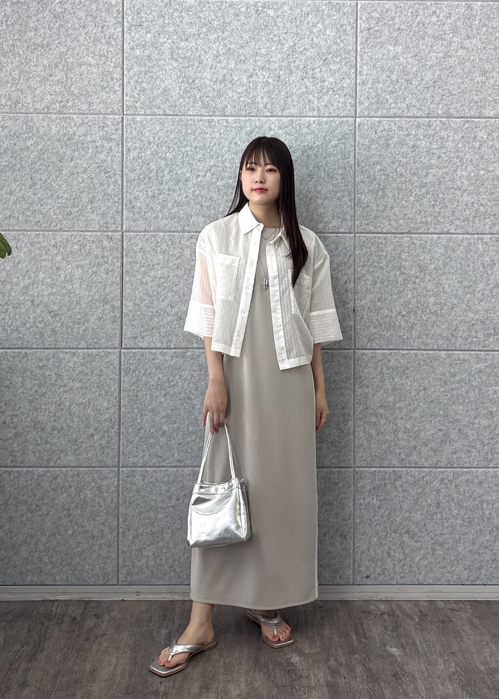 Renoさんの「INDIVI｜ボックスシルエットシアーシャツ【接触冷感】」を使ったコーディネート
