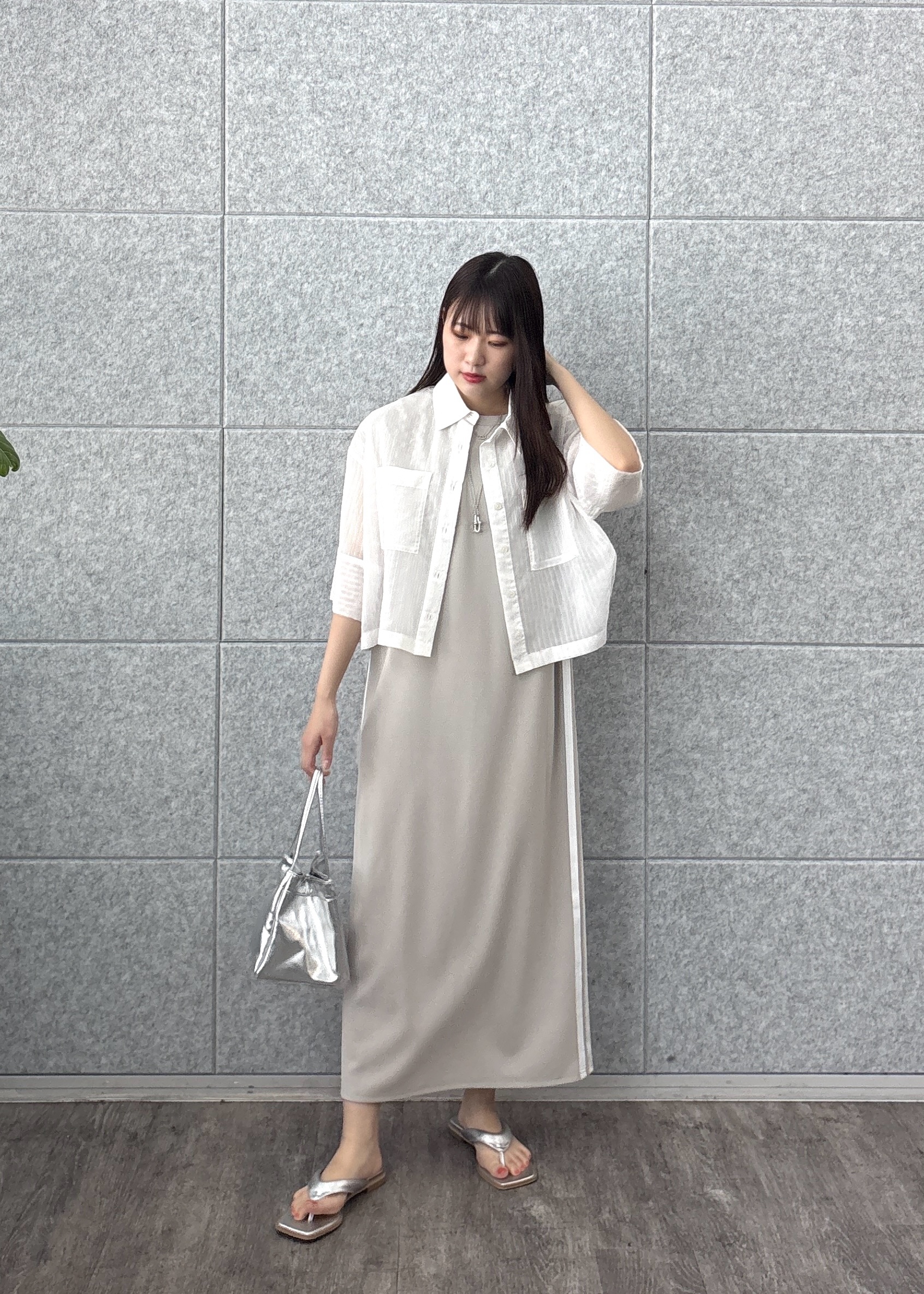 Renoさんの「INDIVI｜ボックスシルエットシアーシャツ【接触冷感】」を使ったコーディネート