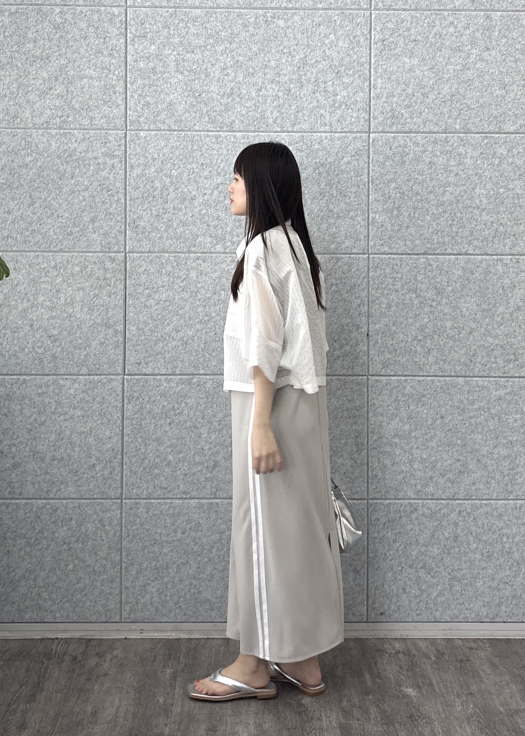 Renoさんの「INDIVI｜ボックスシルエットシアーシャツ【接触冷感】」を使ったコーディネート