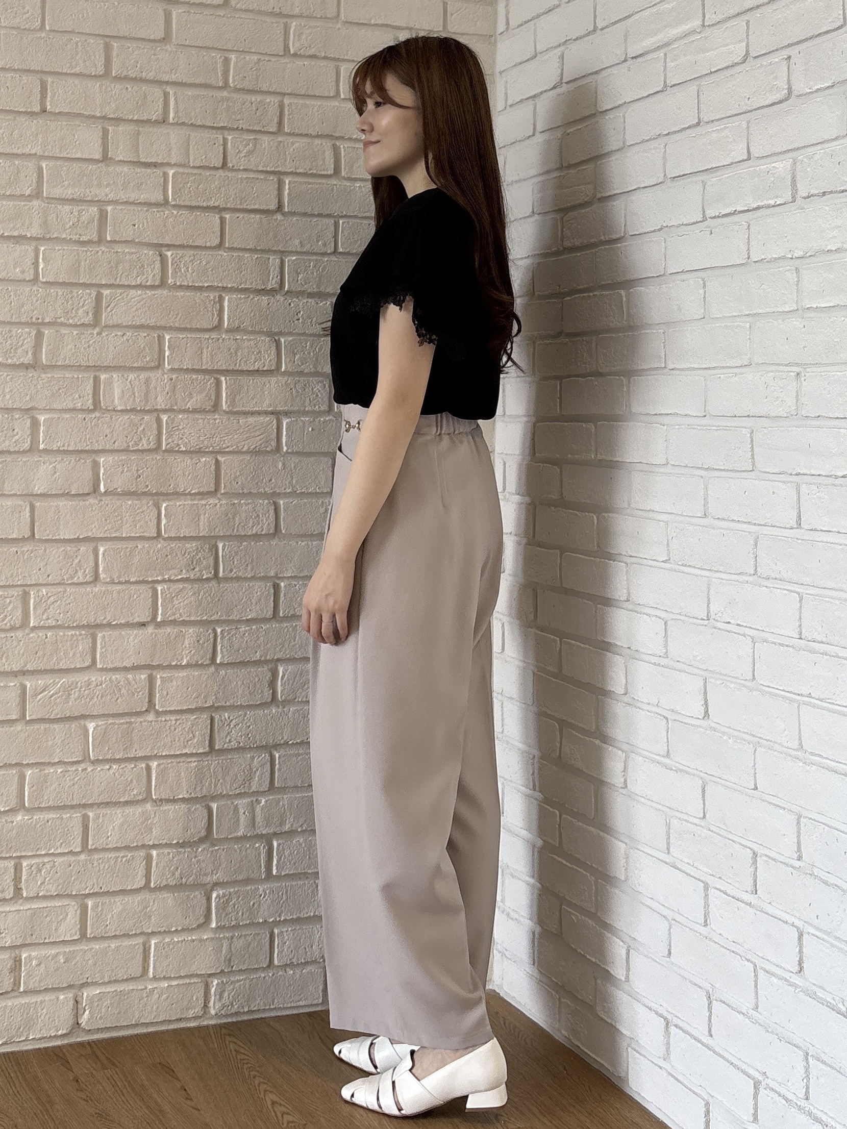 sayaさんの「grove｜【二の腕カバー、UV/ひんやり】涼しく華やかに、レースレイヤードスリーブTシャツ」を使ったコーディネート