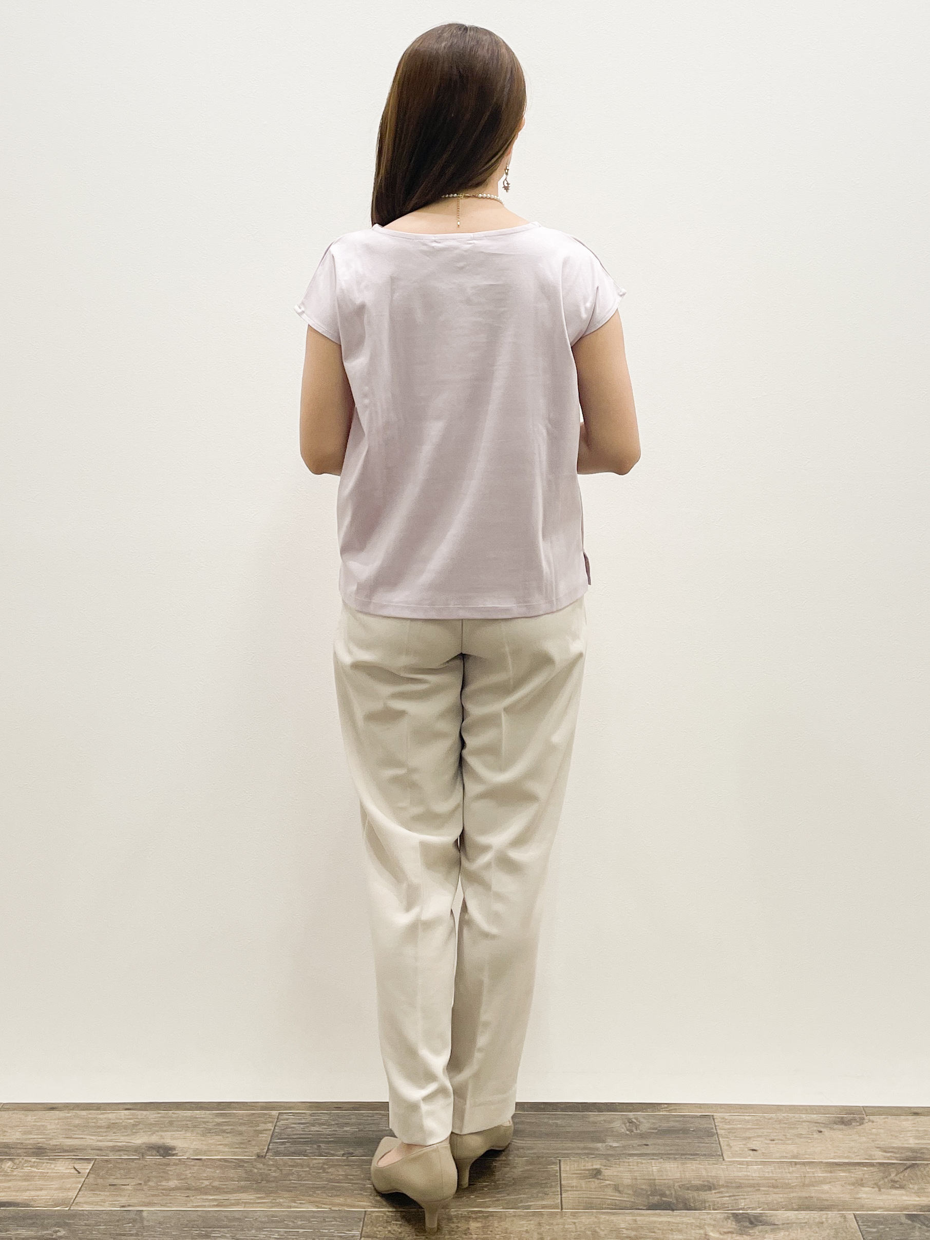 Asukaさんの「OPAQUE.CLIP｜【接触冷感】ビジューキーネックフレンチトップス《UVケア／洗濯機OK／XS～3L／8col》」を使ったコーディネート