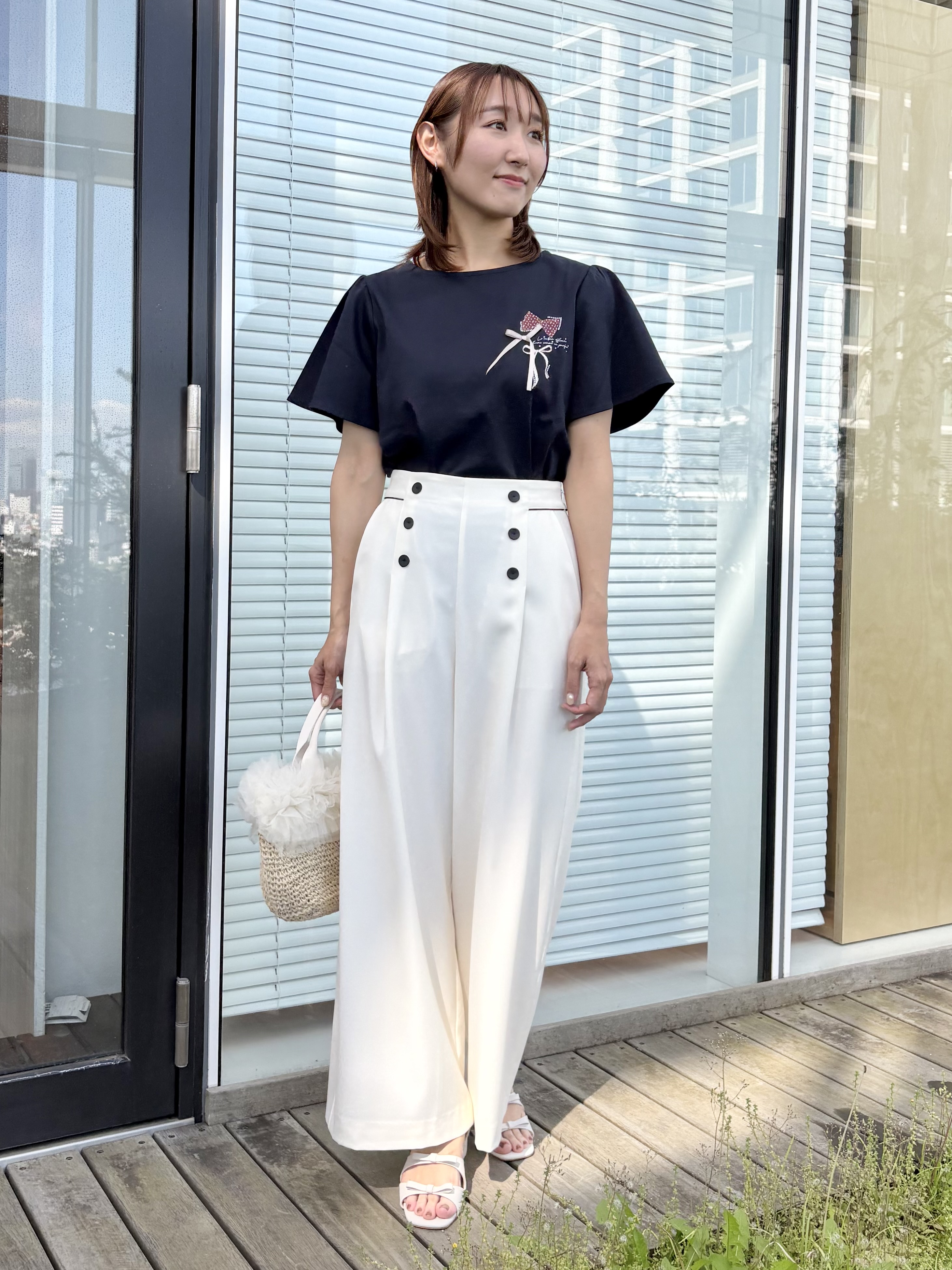 みぃさんの「Couture brooch｜【接触冷感・UVカット・洗える】リボンプリントTシャツ」を使ったコーディネート