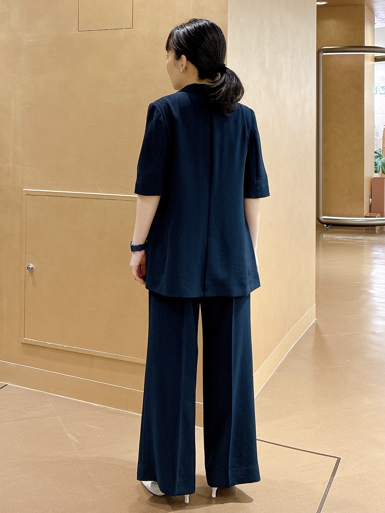 hattoriさんの「INDIVI｜【着る日傘】ハーフスリーブダブルジャケット」を使ったコーディネート