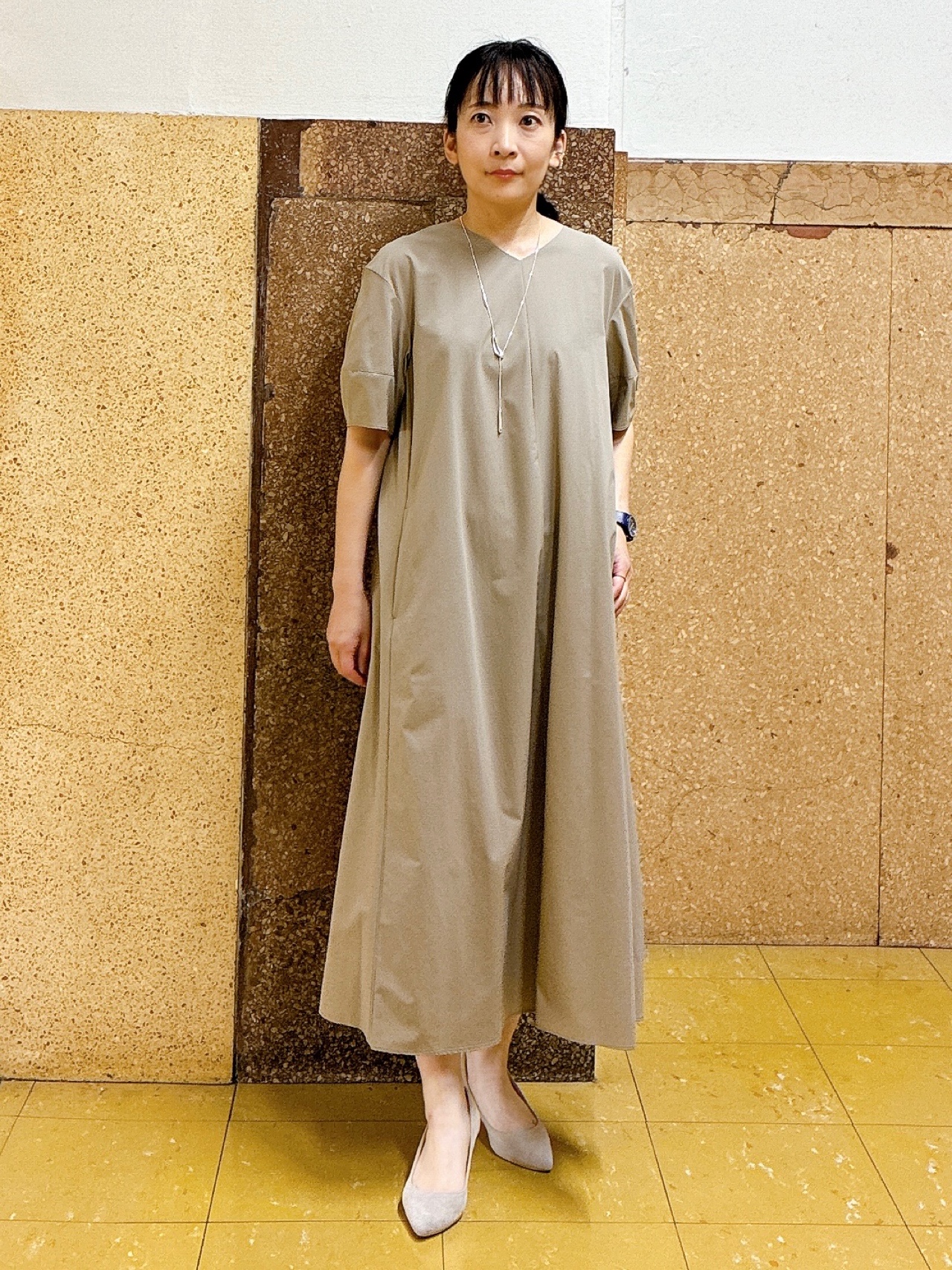hattoriさんの「INDIVI｜【撥水／UVケア／SETUP可能】軽量ベルト付きAラインワンピース」を使ったコーディネート