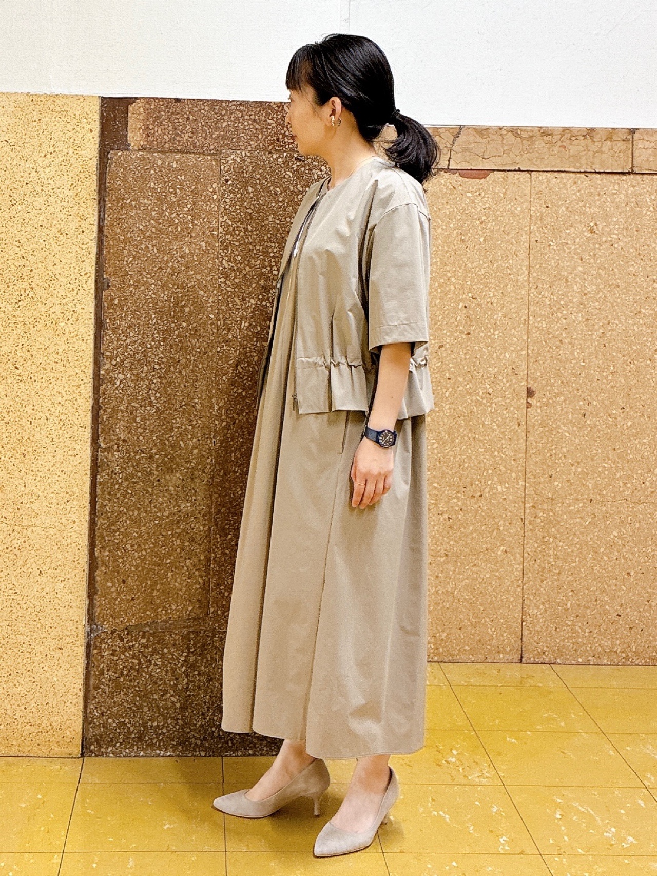 hattoriさんの「INDIVI｜【撥水／UVケア／SETUP可能】軽量ベルト付きAラインワンピース」を使ったコーディネート