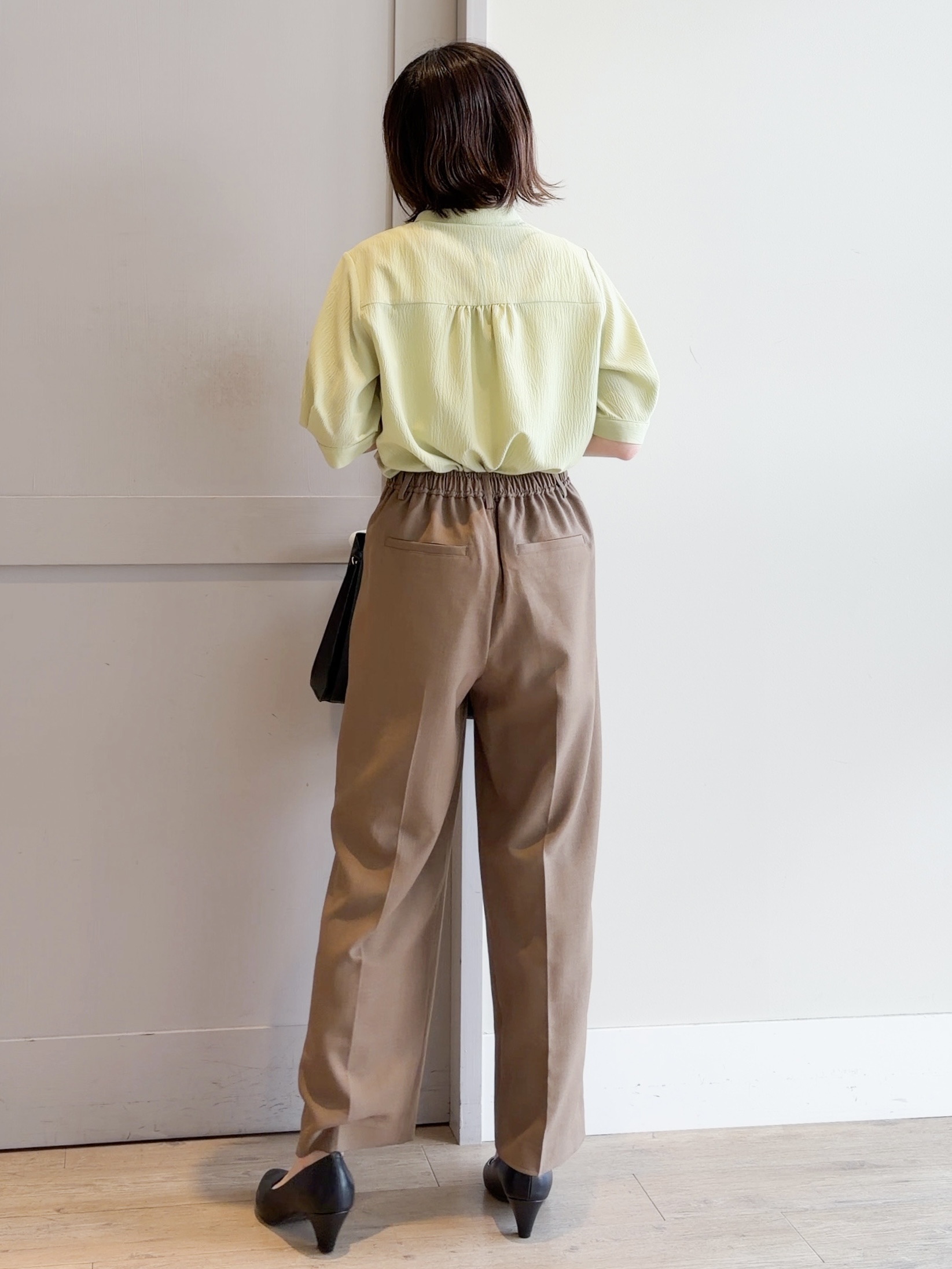 yamakoさんの「grove｜【貴島明日香さん着用/体型カバー】ON・OFF使えるスモッキングタックブラウス」を使ったコーディネート