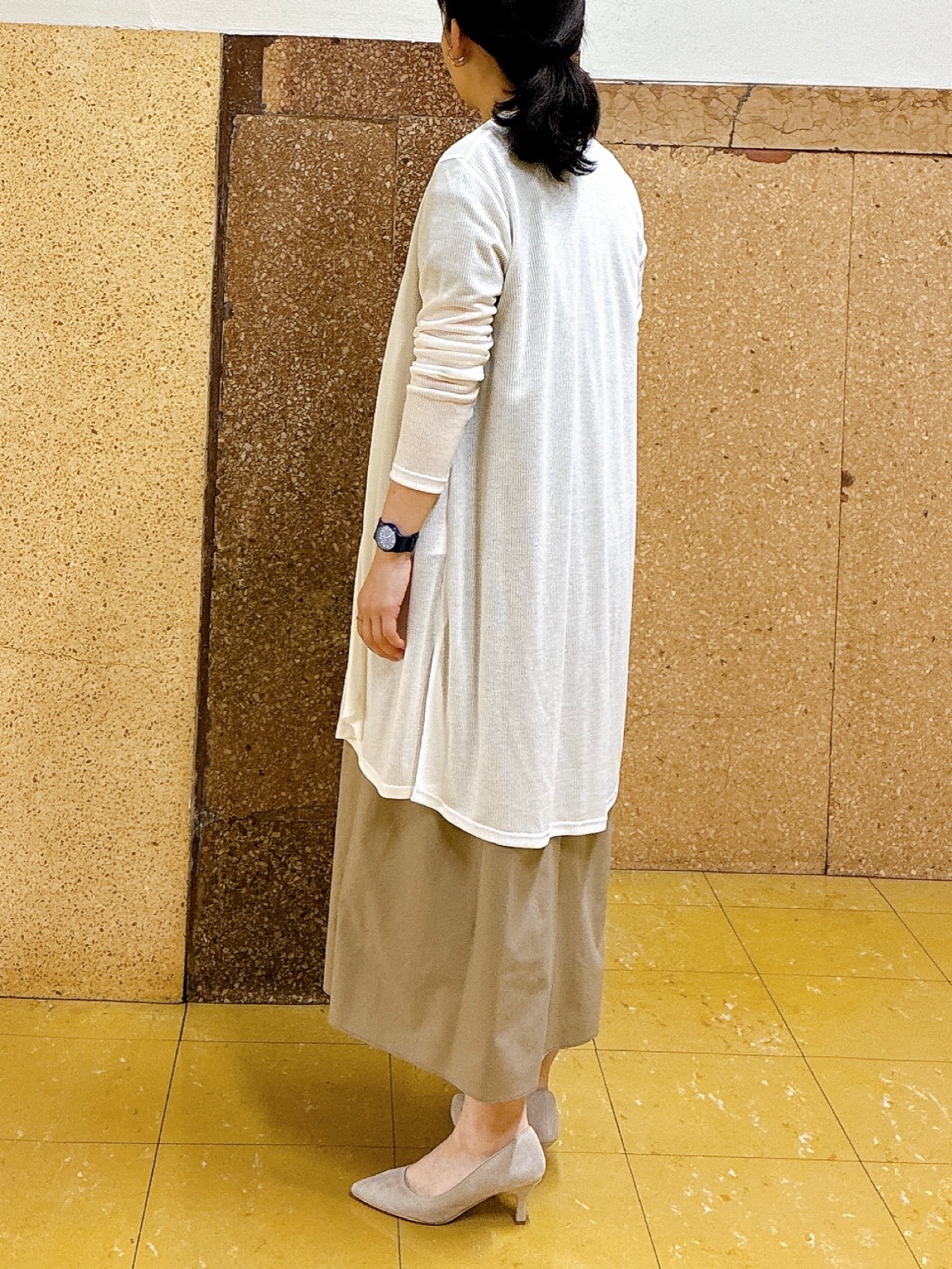 hattoriさんの「INDIVI｜【洗える／アンサンブル可能】シアースストライプカーディガン」を使ったコーディネート