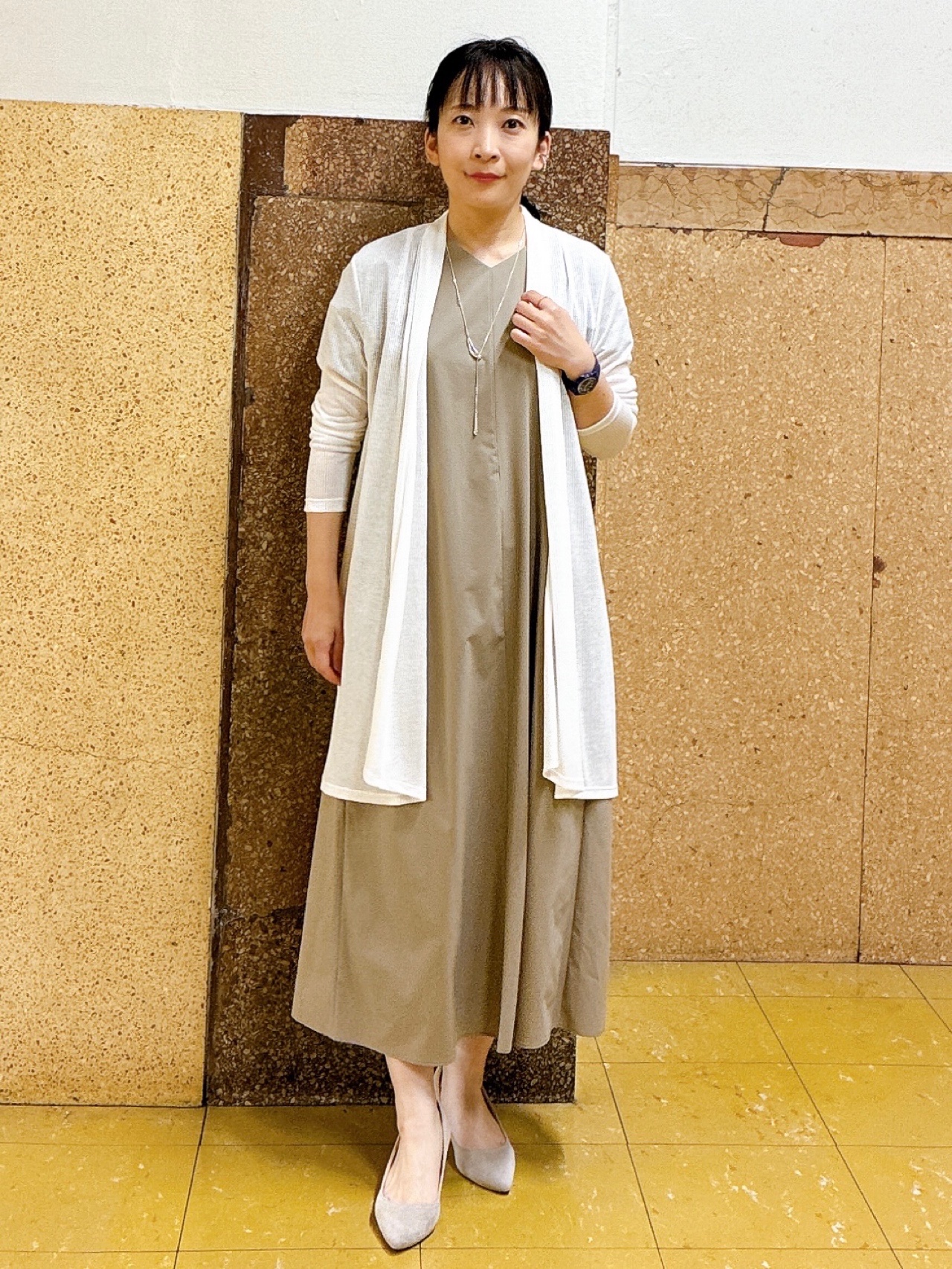 hattoriさんの「INDIVI｜【洗える／アンサンブル可能】シアースストライプカーディガン」を使ったコーディネート