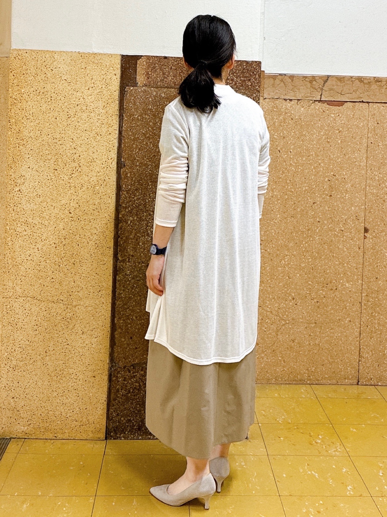 hattoriさんの「INDIVI｜【洗える／アンサンブル可能】シアースストライプカーディガン」を使ったコーディネート