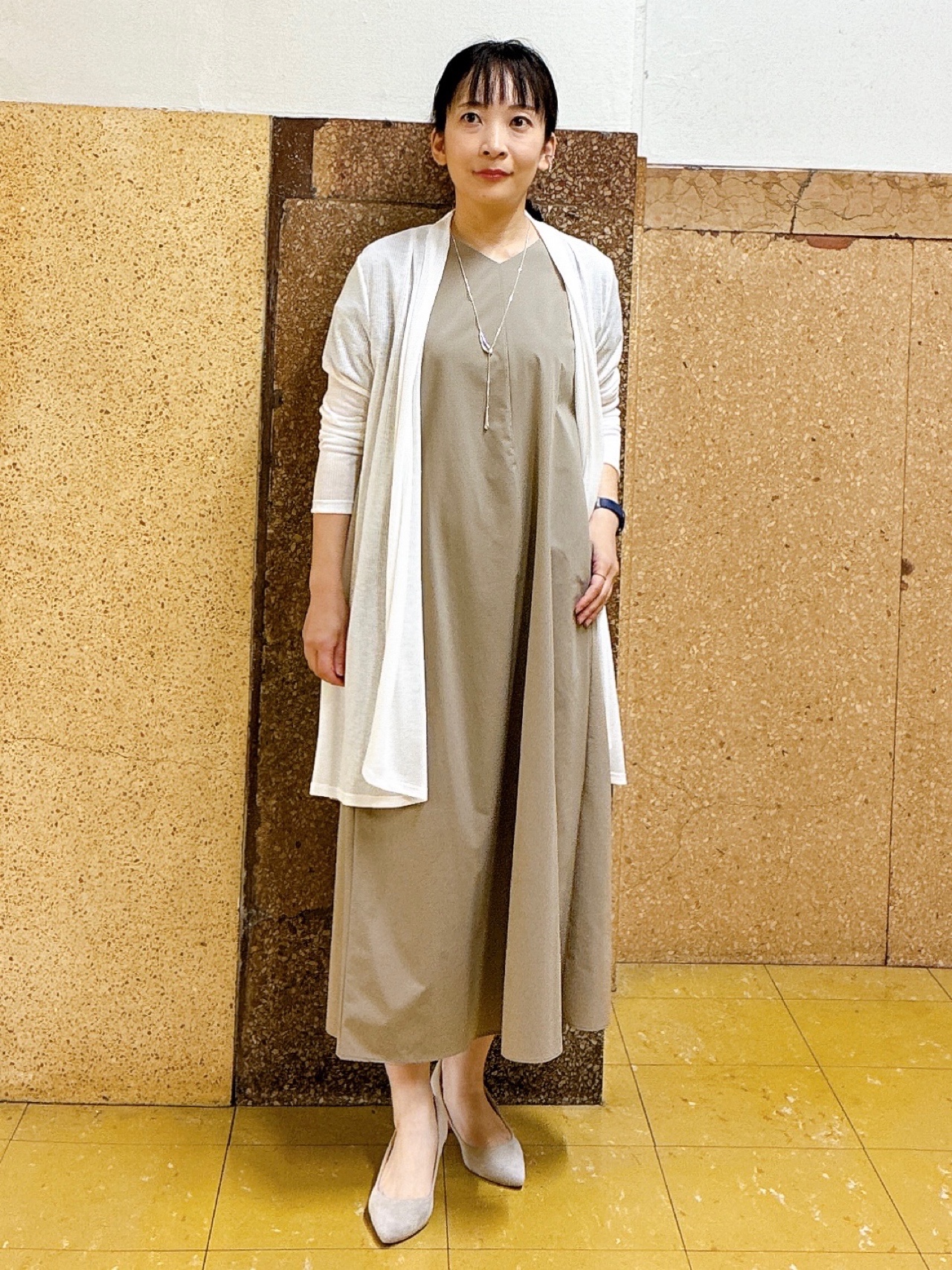 hattoriさんの「INDIVI｜【洗える／アンサンブル可能】シアースストライプカーディガン」を使ったコーディネート